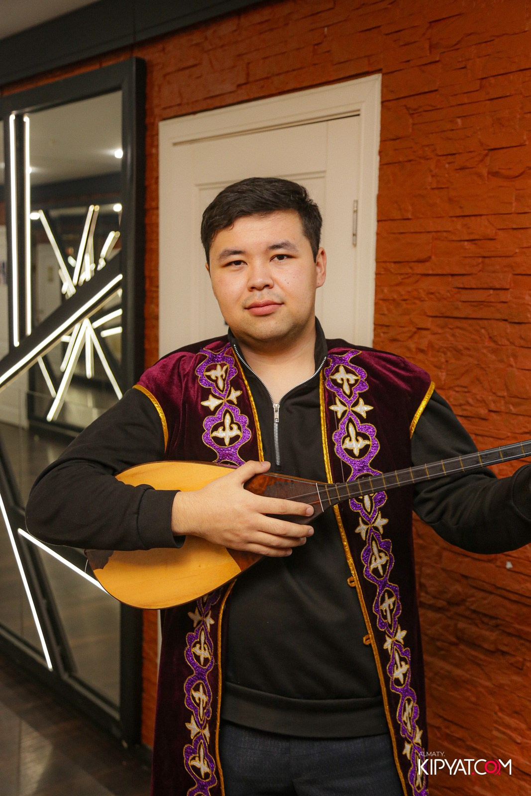 УХО И МЕДВЕДЬ НА САИНА. КИПЯТКОМ АЛМАТЫ!