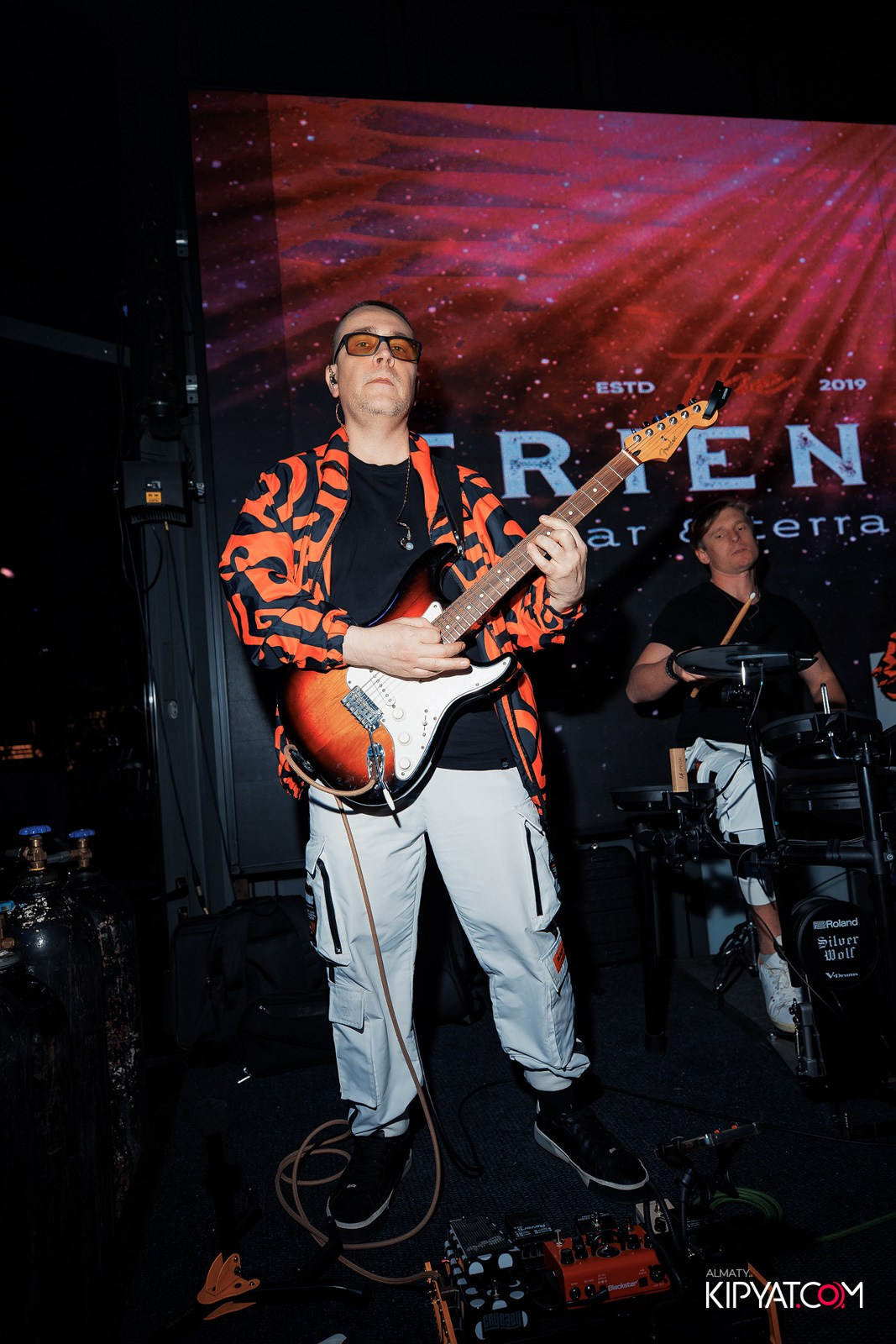 FRIENDS BAR & TERRACE. КИПЯТКОМ АЛМАТЫ!