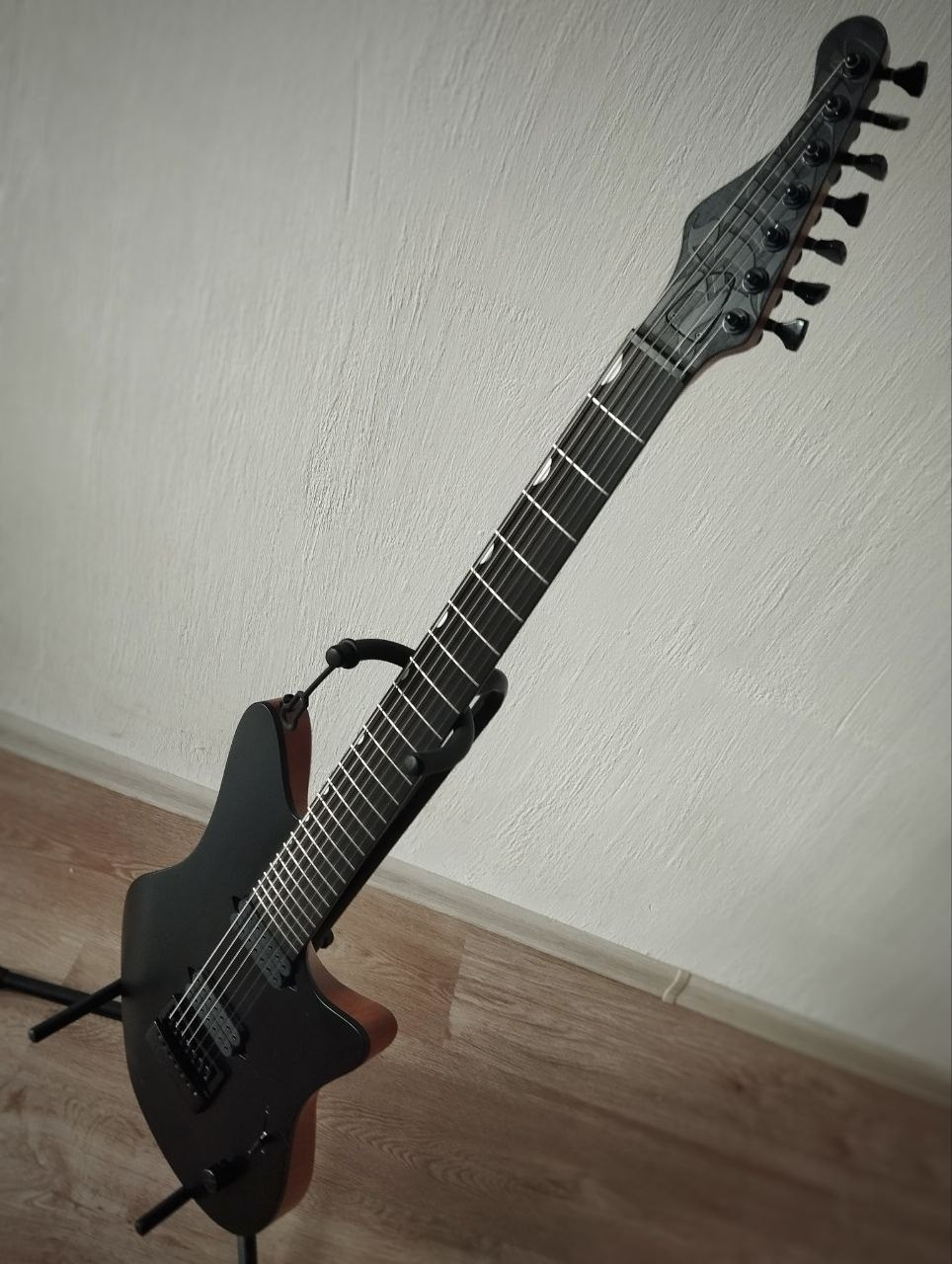 Сomments. Master of making guitars and basses to order