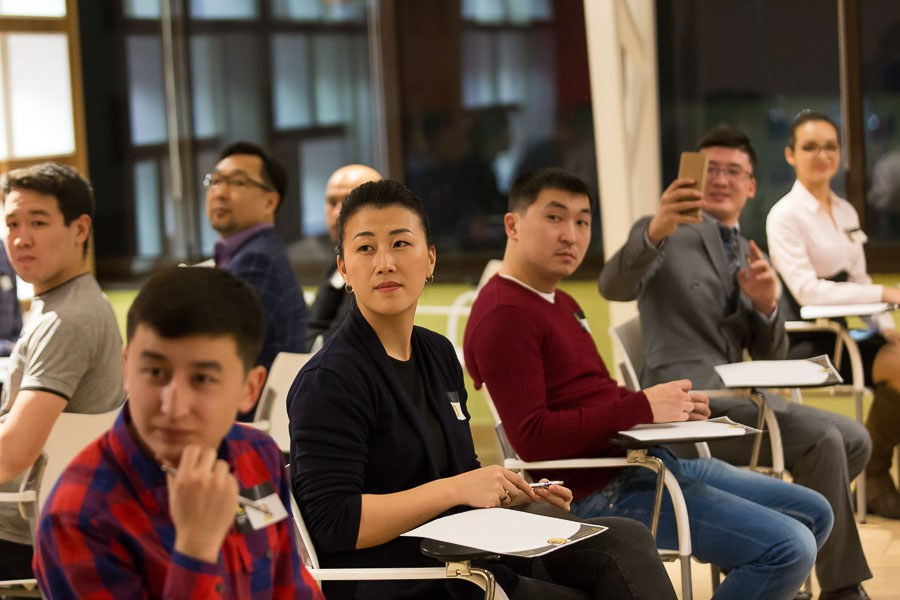 Конференции, семинары, корпоративные мероприятия. Фотостудия Алматы. Фотосъемка Алматы. Фотосессия Алматы. Фотокурсы. Обучение фотографии. Аренда студии