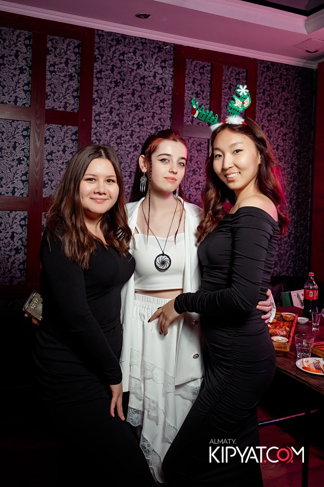 КАРАОКЕ-БАР РОЯЛЬ НА НУРМАКОВА. КИПЯТКОМ АЛМАТЫ!