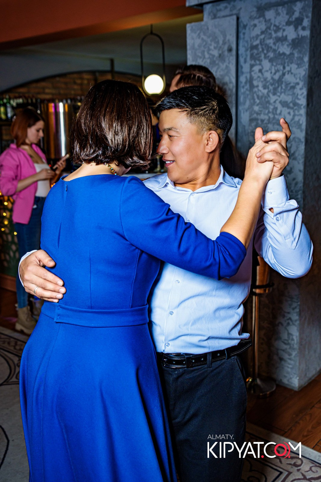 ГРУЗИНСКИЙ ДВОР НА КАБАНБАЙ БАТЫРА. КИПЯТКОМ АЛМАТЫ!