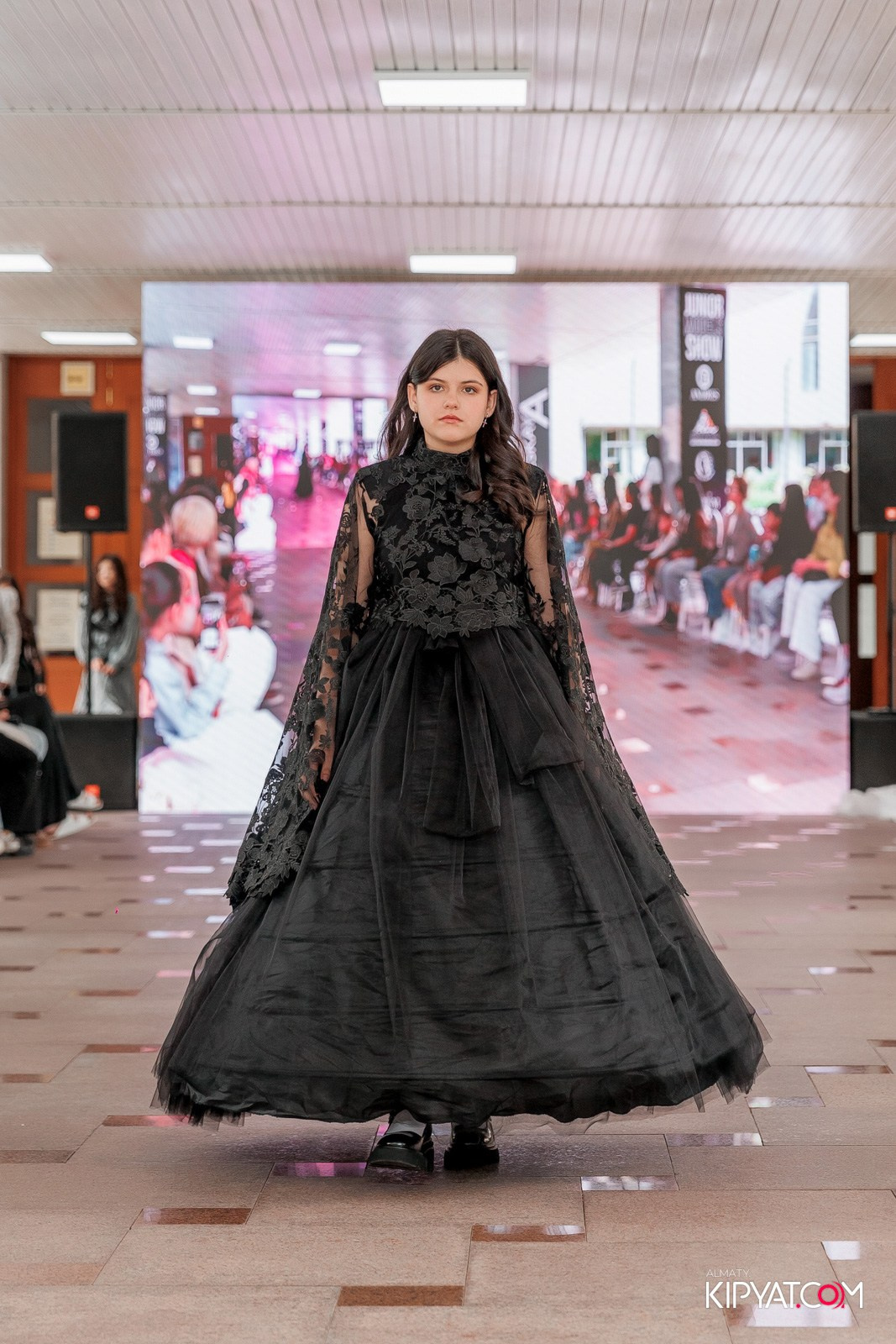 JUNIOR FASHION SHOW. КИПЯТКОМ АЛМАТЫ!