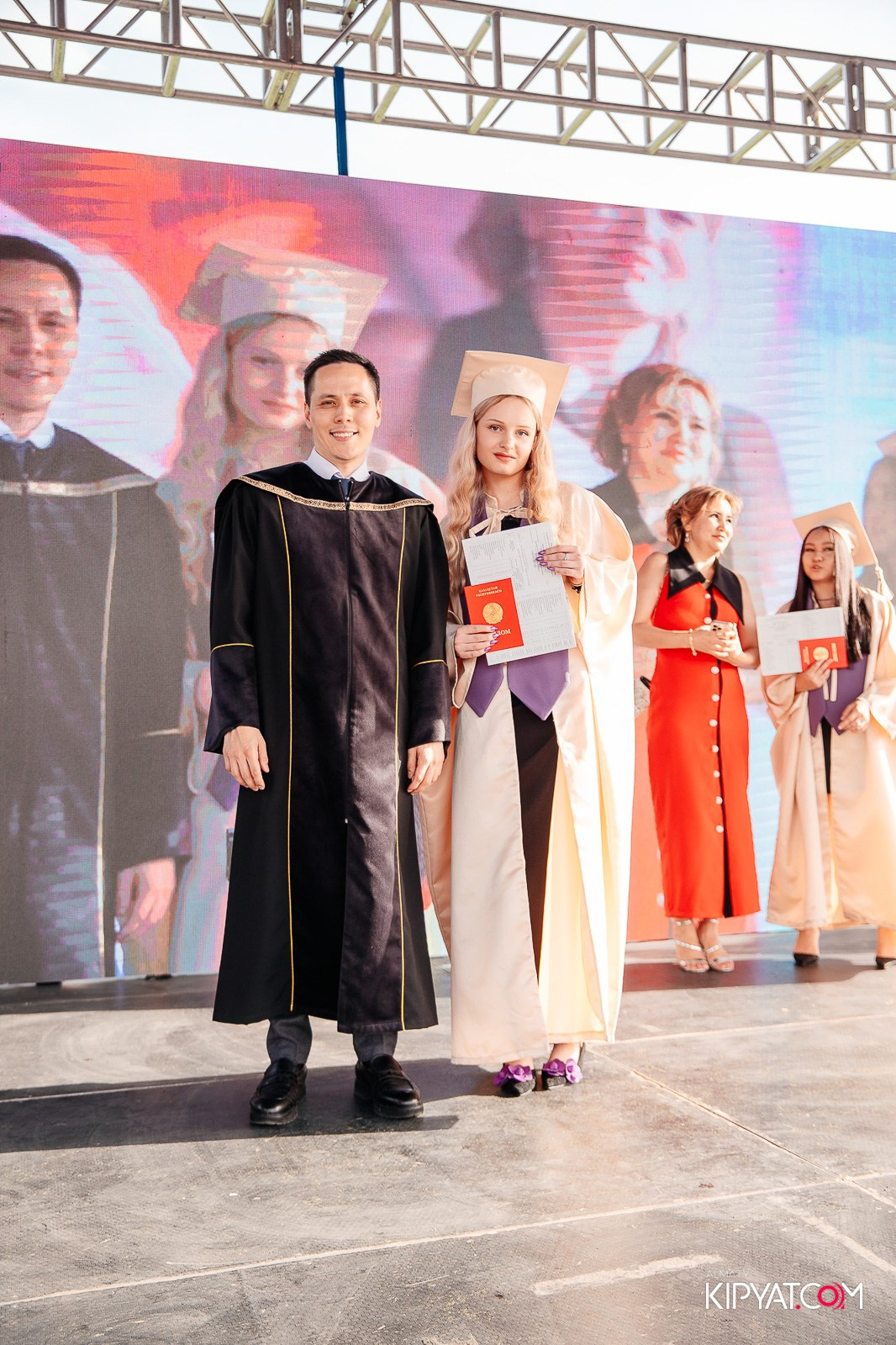 ВРУЧЕНИЕ ДИПЛОМОВ — НАРХОЗ КОЛЛЕДЖ. Part 3. КИПЯТКОМ АЛМАТЫ!