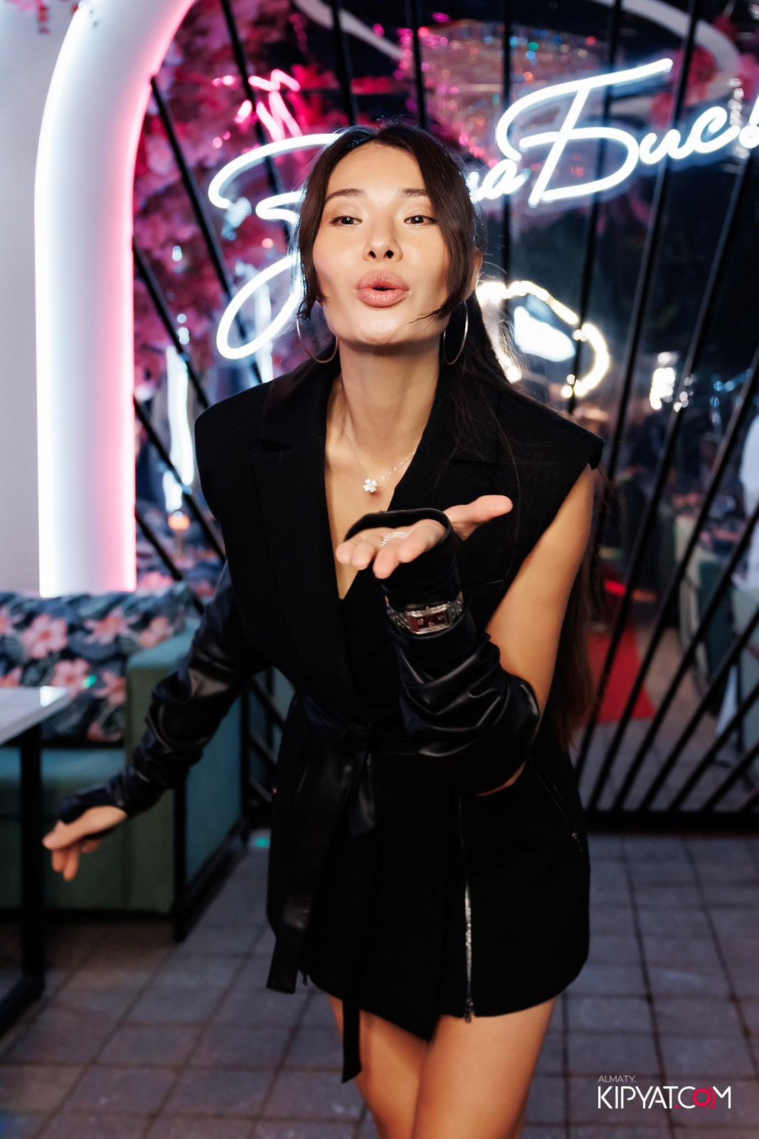 НОДАР РЕВИЯ В «ЗАЯ, НА БИС». КИПЯТКОМ АЛМАТЫ!