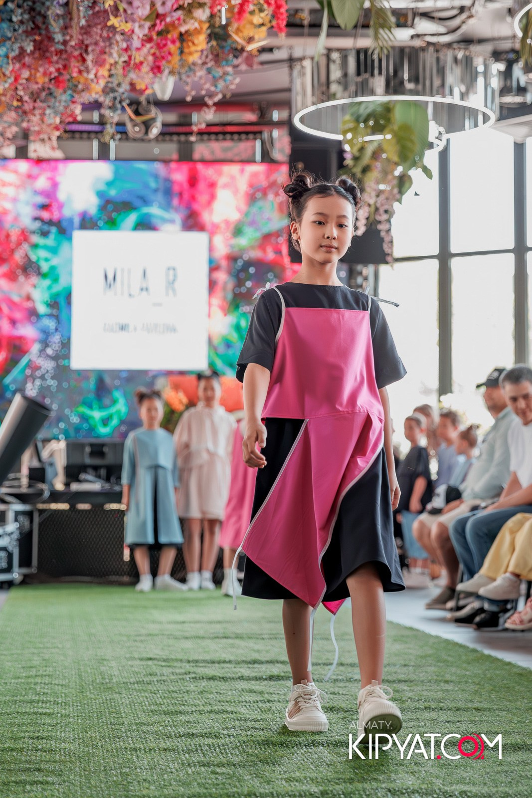 PROM KIDS FASHION SHOW. КИПЯТКОМ АЛМАТЫ!