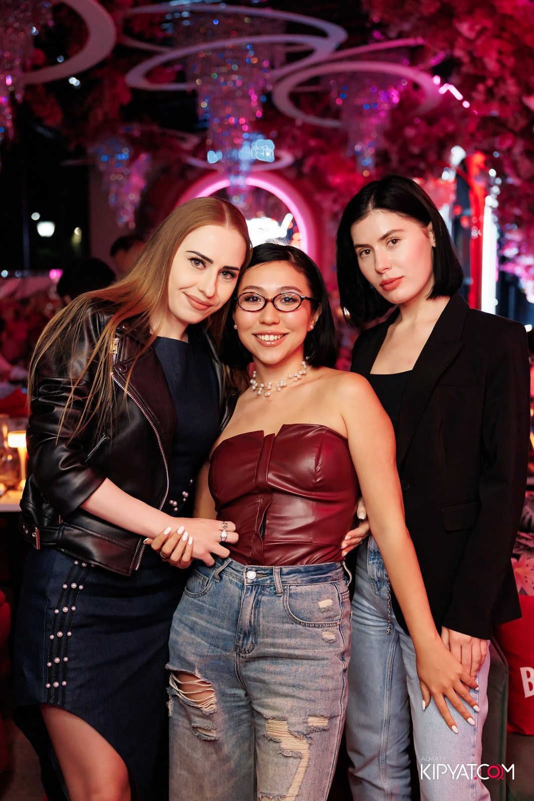 НОДАР РЕВИЯ В «ЗАЯ, НА БИС». КИПЯТКОМ АЛМАТЫ!