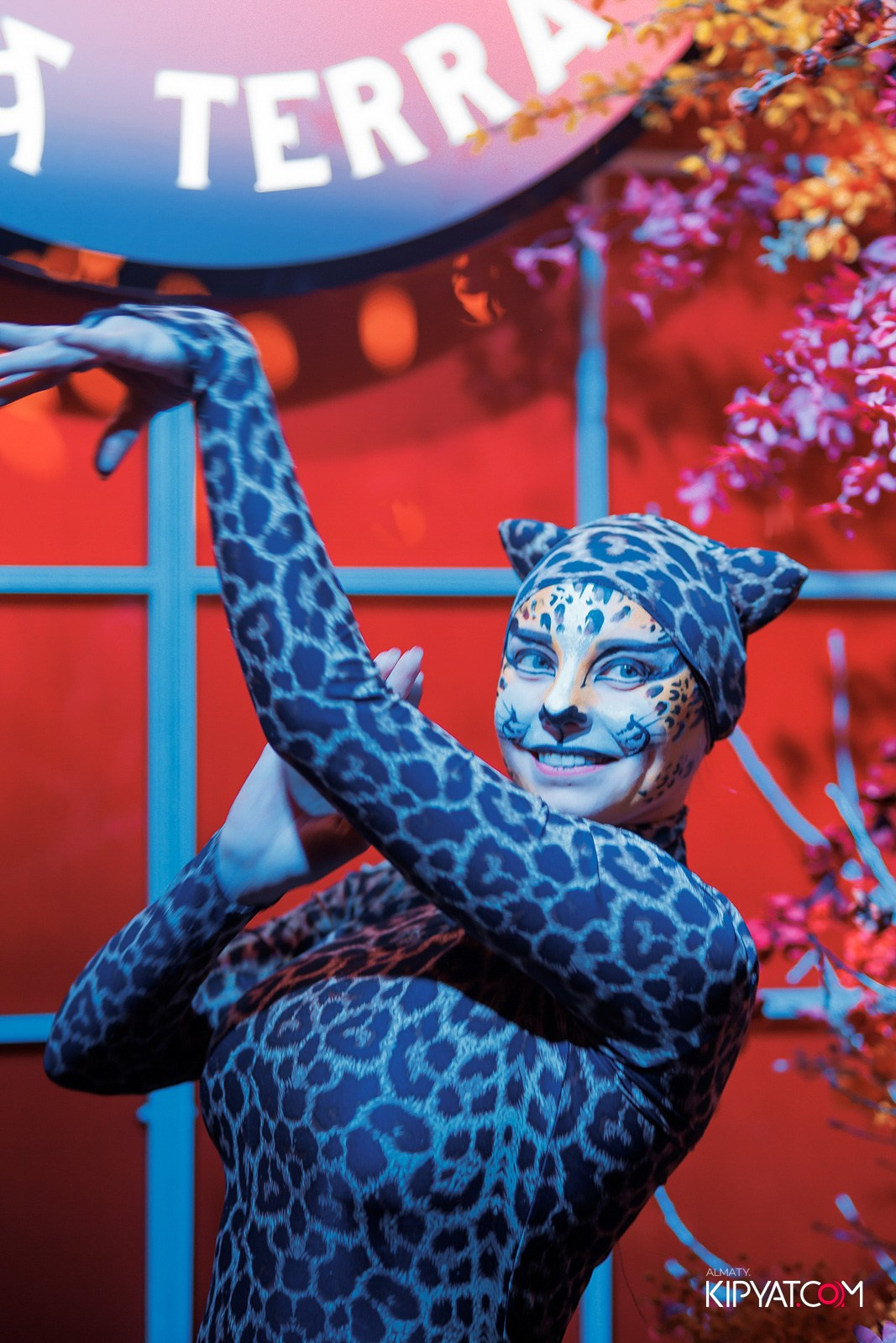 FRIENDS BAR & TERRACE. КИПЯТКОМ АЛМАТЫ!