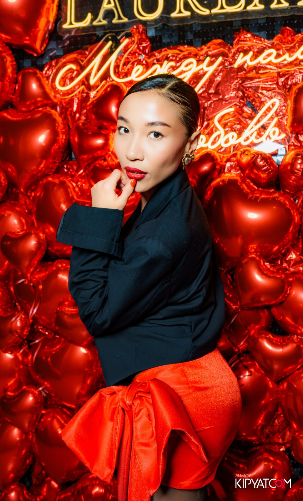 LAUREATE KARAOKE HALL. КИПЯТКОМ АЛМАТЫ!