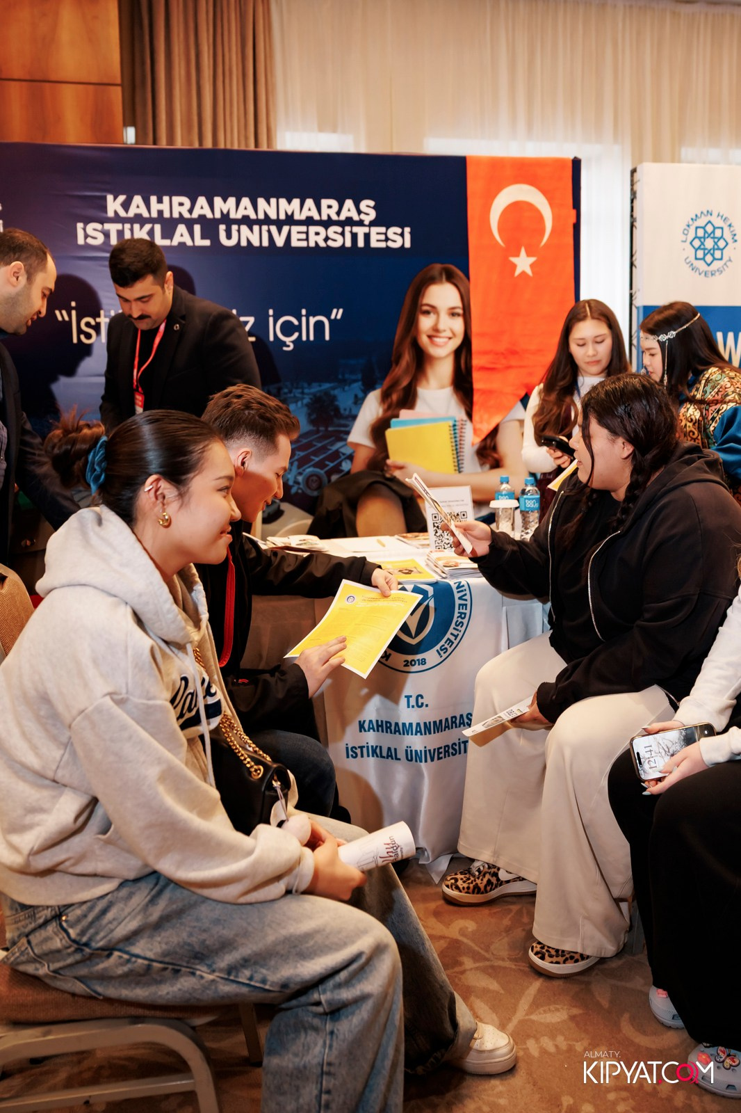ВЫСТАВКА ТУРЕЦКИХ УНИВЕРСИТЕТОВ. КИПЯТКОМ АЛМАТЫ! Фотосъемка мероприятий в Алматы