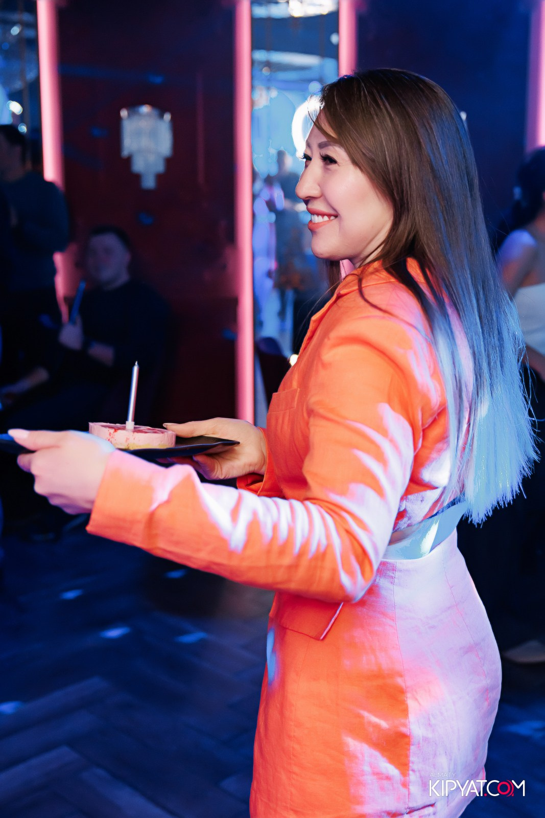 ЗАЯ, НА БИС. КИПЯТКОМ АЛМАТЫ!