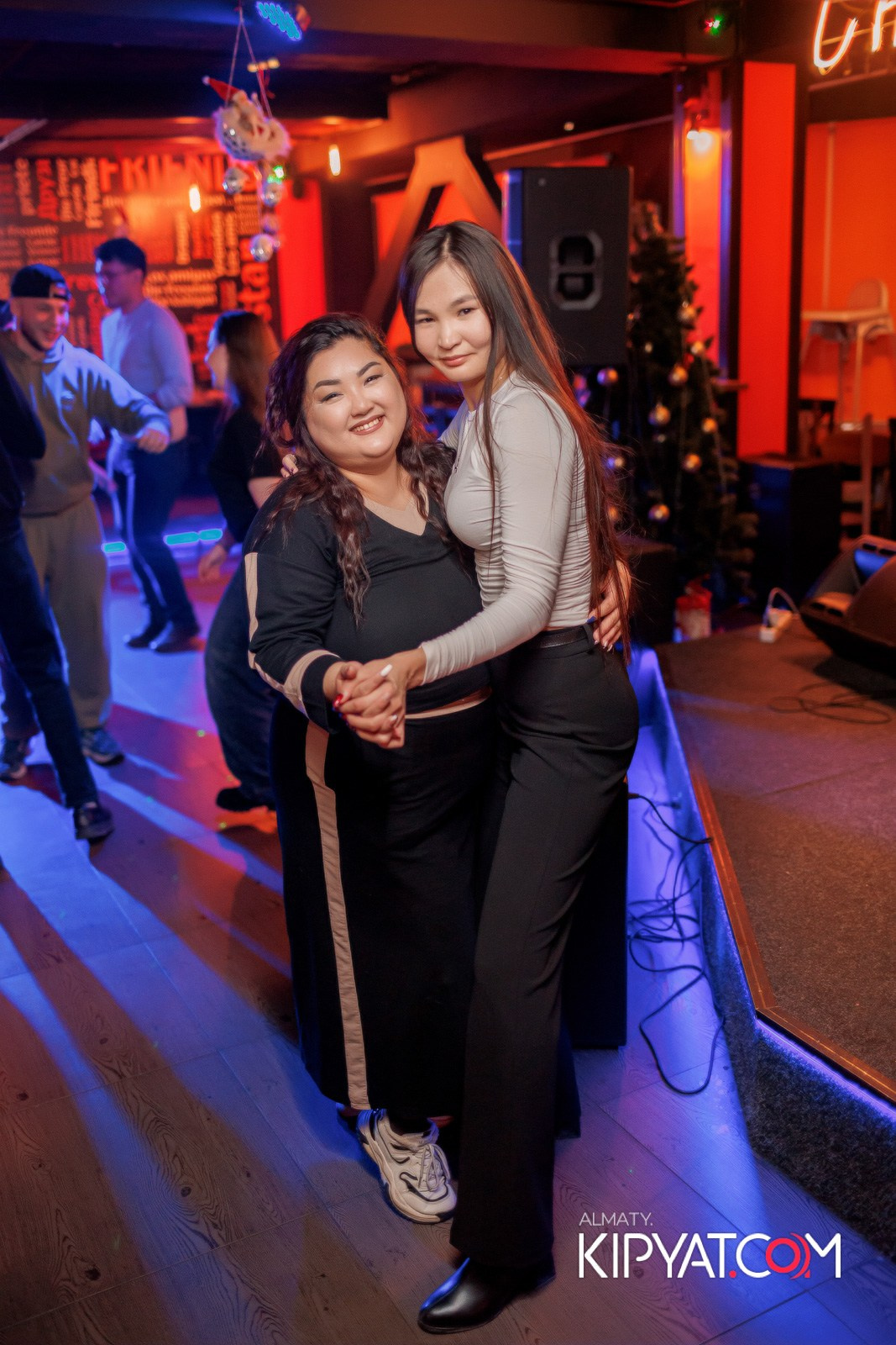 ШАШЛЫКОФФ. КИПЯТКОМ АЛМАТЫ!