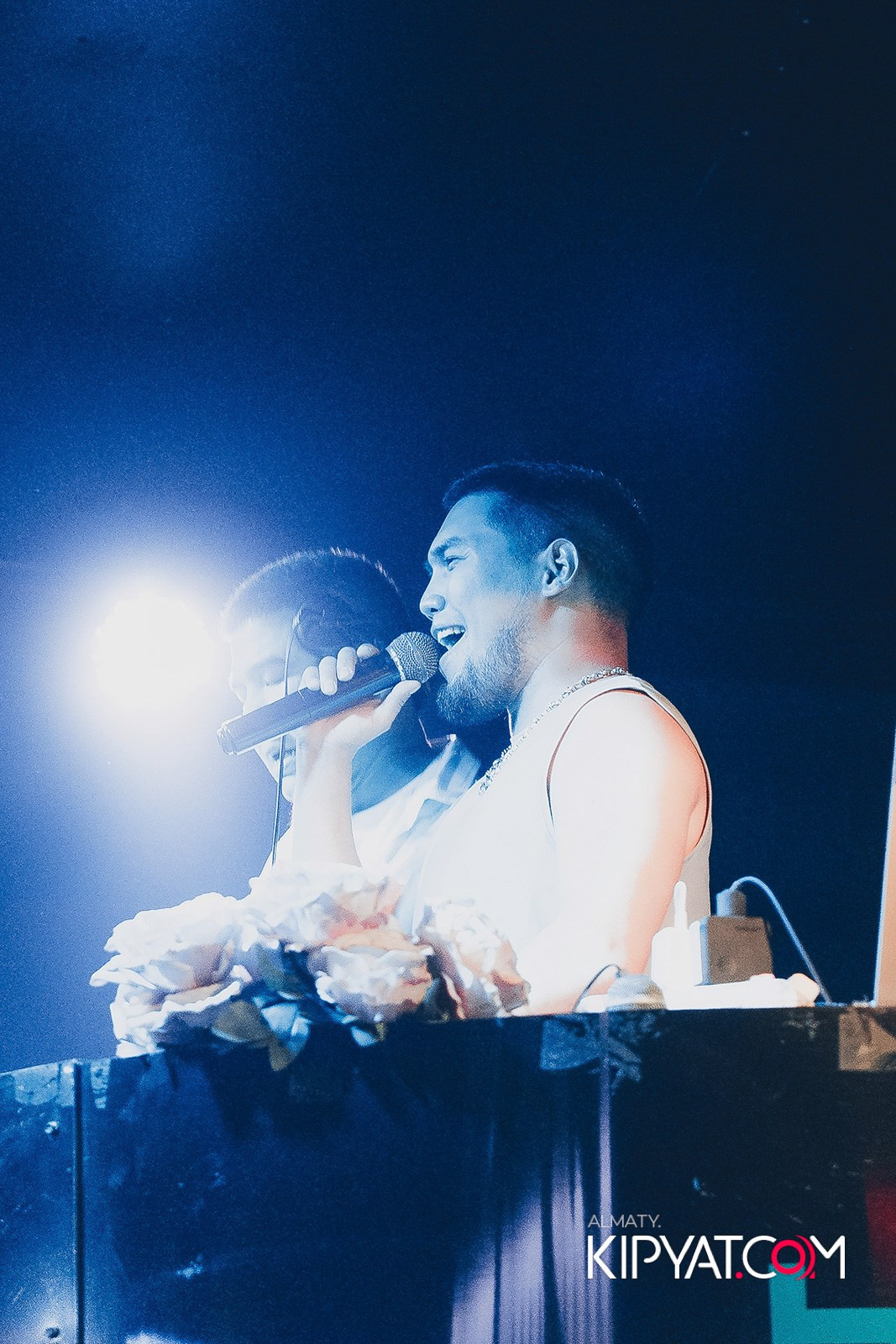 UYAT EMES BAR. КИПЯТКОМ АЛМАТЫ!