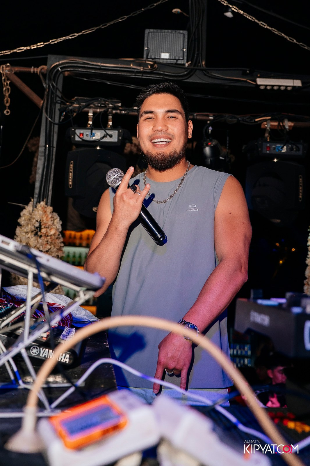 UYAT EMES BAR. КИПЯТКОМ АЛМАТЫ!