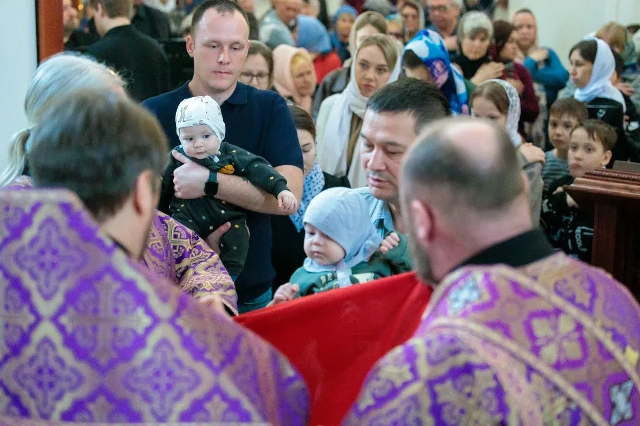 БЛАГОЧИННЫЙ СЕВЕРО-ЗАПАДНОГО ОКРУГА ПРИНЯЛ УЧАСТИЕ В АРХИЕРЕЙСКОМ БОГОСЛУЖЕНИМ В ХРАМЕ СВЯТИТЕЛЯ ТИХОНА ЗАДОНСКОГО. Саратовское Северо-Западное благочиние