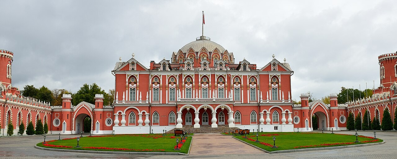 Петровский путевой дворец. Фотограф для маркетплейсов Михаил Бове