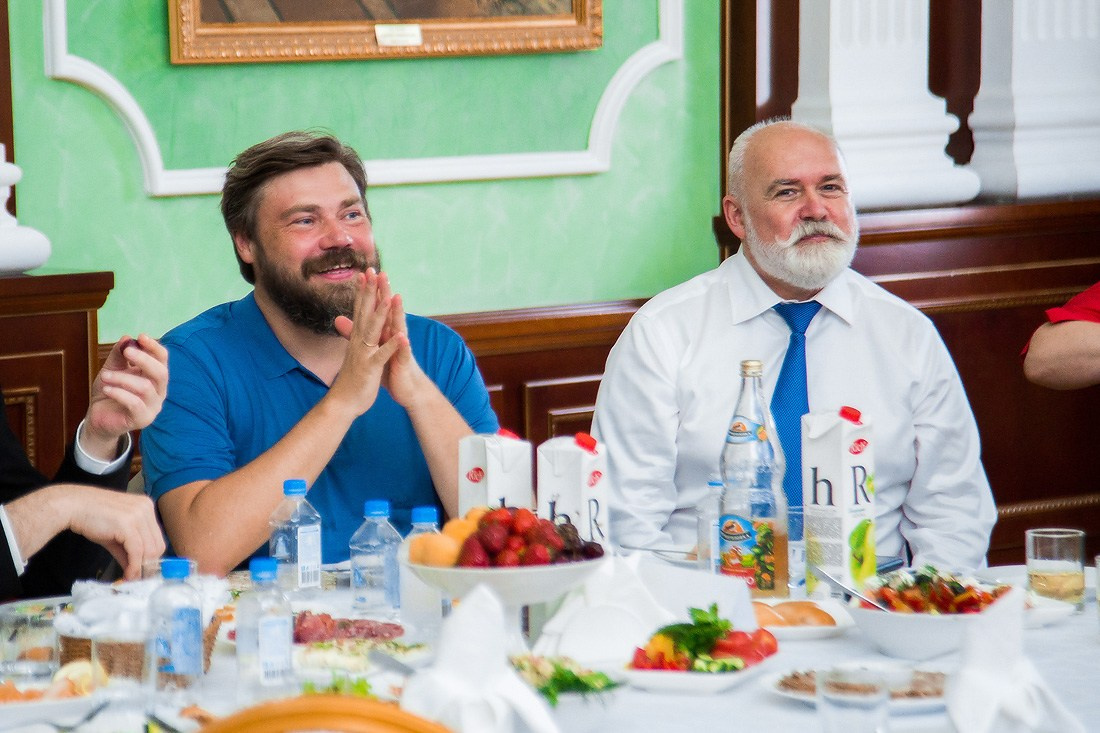 Выпускной в гимназии «Василиада». Репортажный фотограф Борис Геер