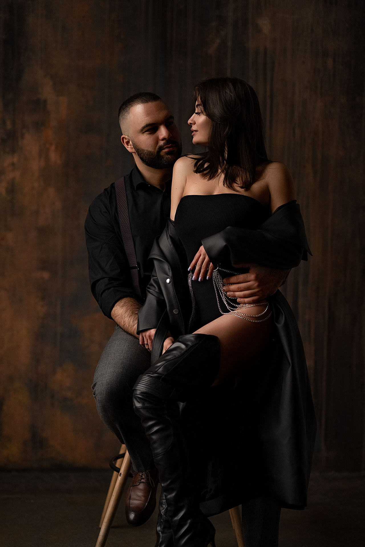 Love story. Фотограф беременности женского портрета love story низкий ключ