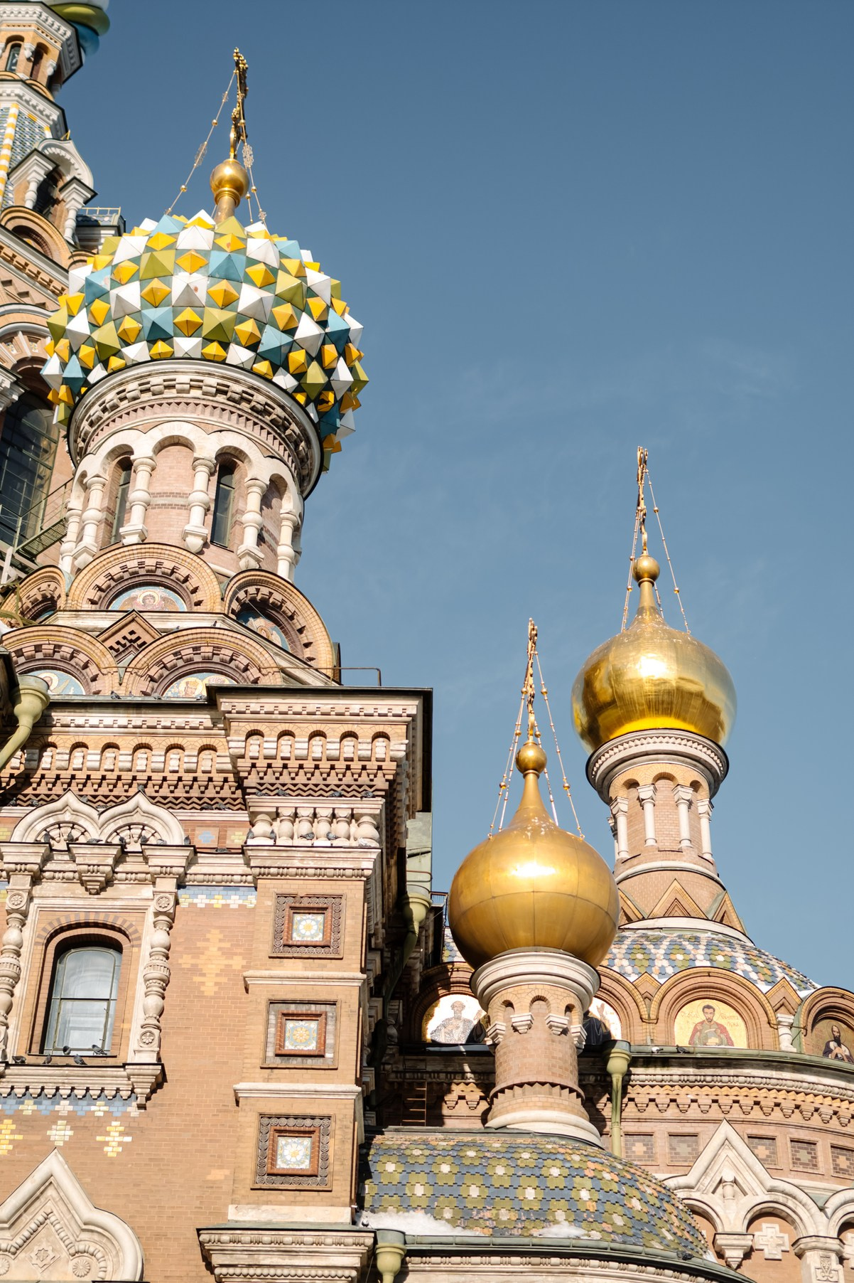 Прогулка с цветами по улицам и каналам. Свадебный и семейный фотограф в Санкт-Петербурге Елена Худякова