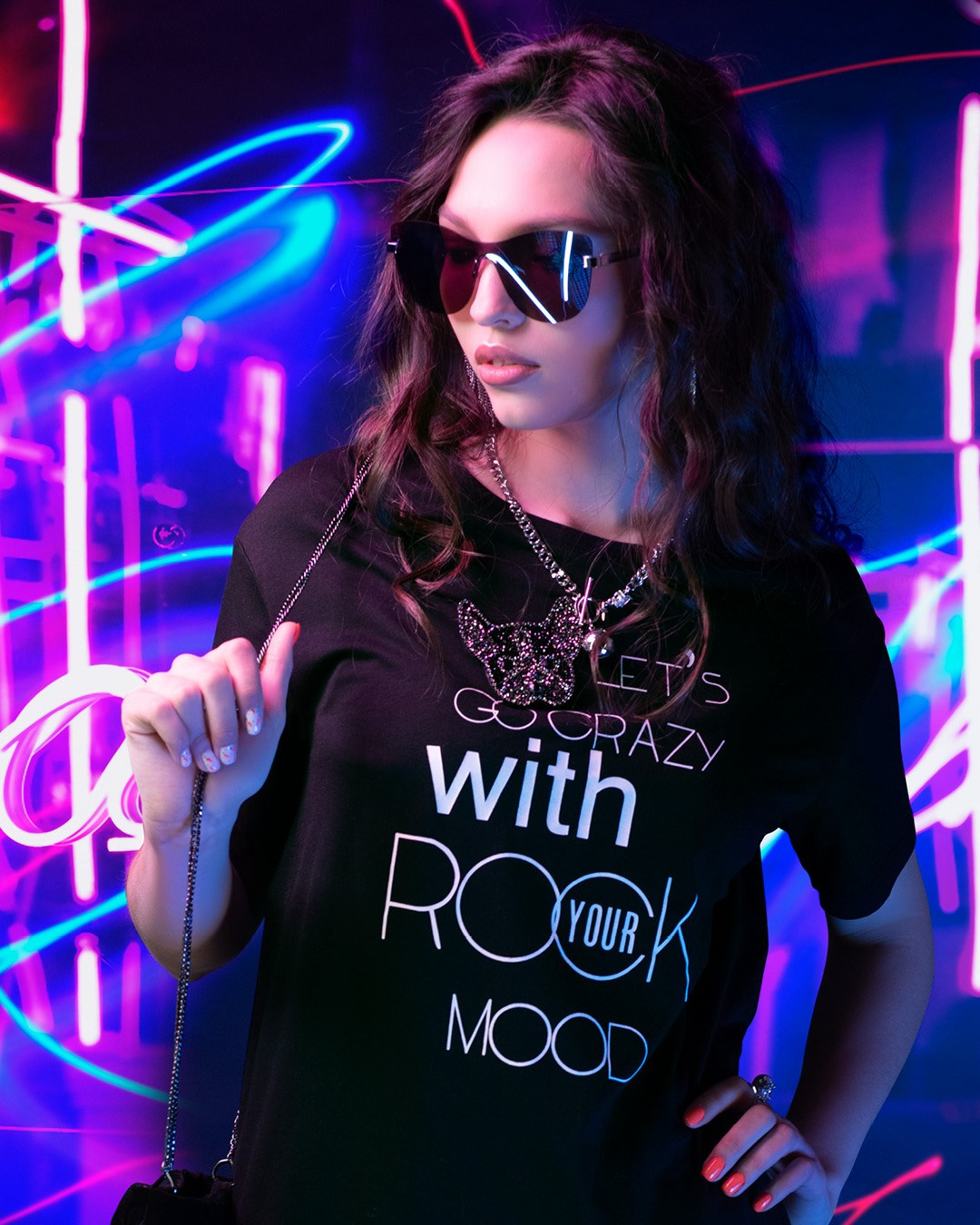 Имиджевая фэшн съемка одежды: кампейн, лукбук, эдиториал, Новосибирск. Съемка фото и видео для маркетплейсов Вайлдберриз, Озон в Новосибирске