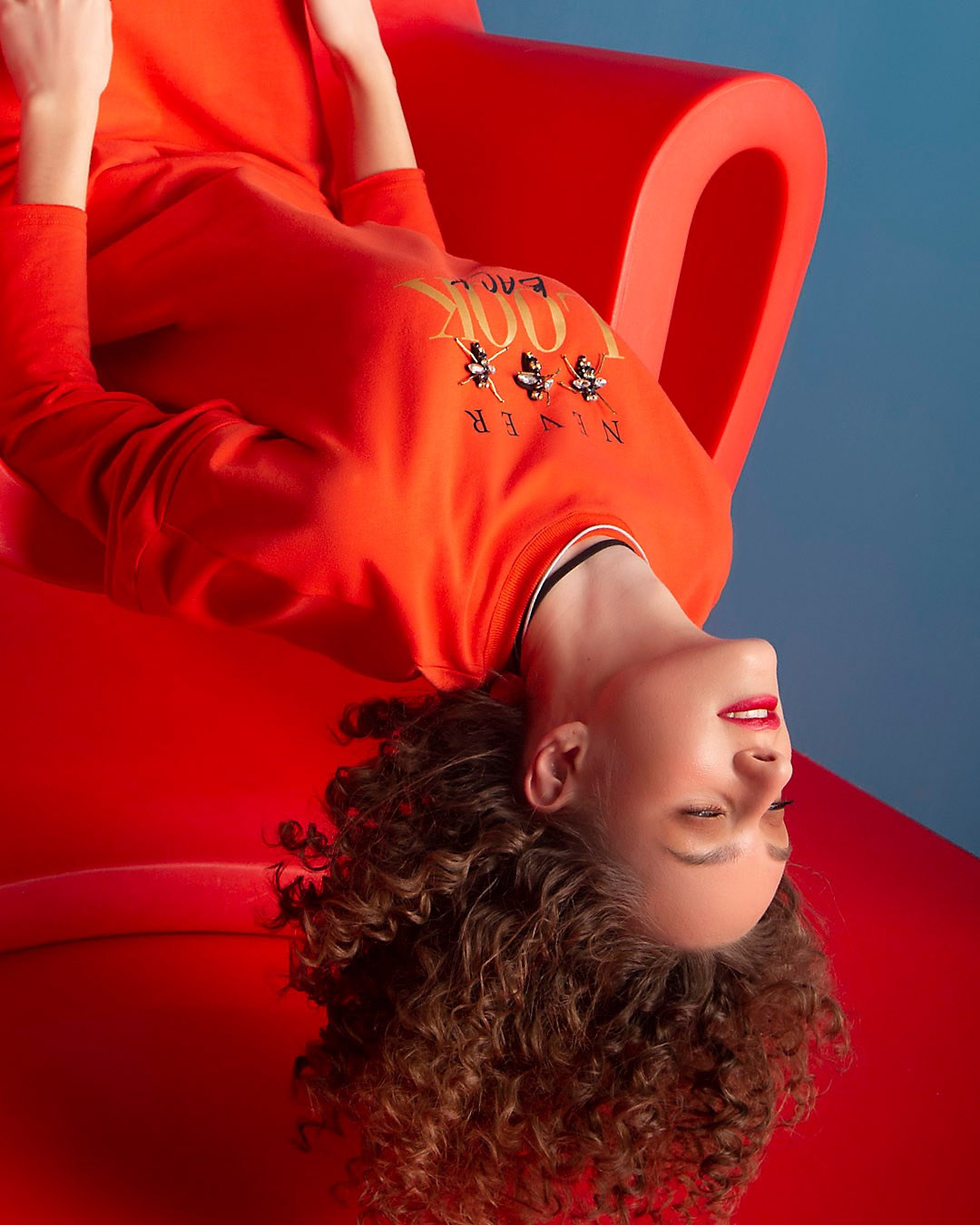 Имиджевая фэшн съемка одежды: кампейн, лукбук, эдиториал, Новосибирск. Съемка фото и видео для маркетплейсов Вайлдберриз, Озон в Новосибирске