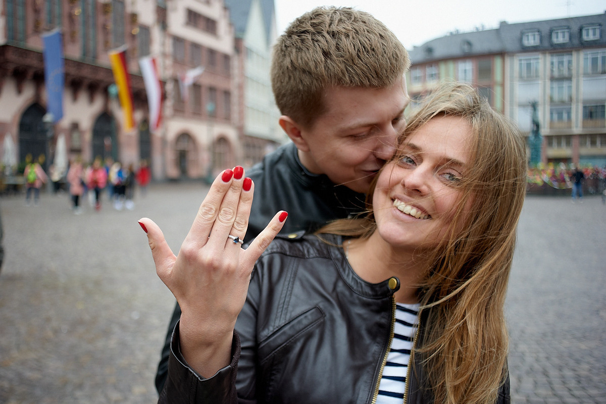 Фотосессия loveStory для пары из Москвы на площади во Франкфурте-на-Майне. 2013 год.