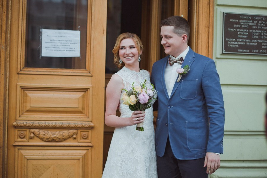 Свадебная прогулка по Санкт-Петербургу. Фотограф крещение венчание в Петербурге! Помогает подобрать храм и посоветовал душевного батюшку в СПб