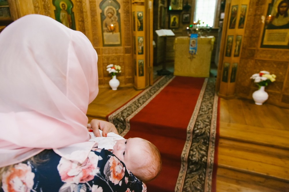 Крещение Церковь Иконы Божией Матери Казанской. Вырица. Фотограф на крещение в Санкт Петербурге