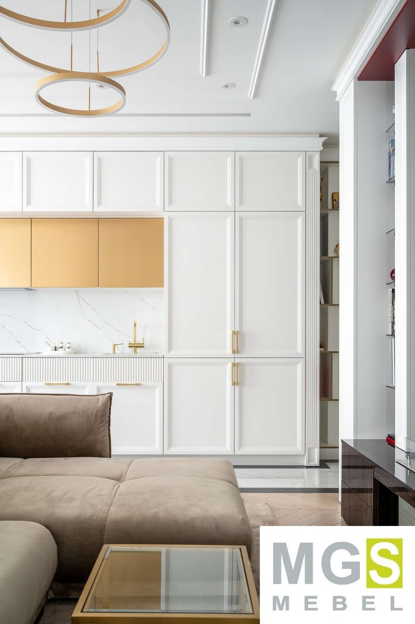 Белые кухонные фасады в интерьере