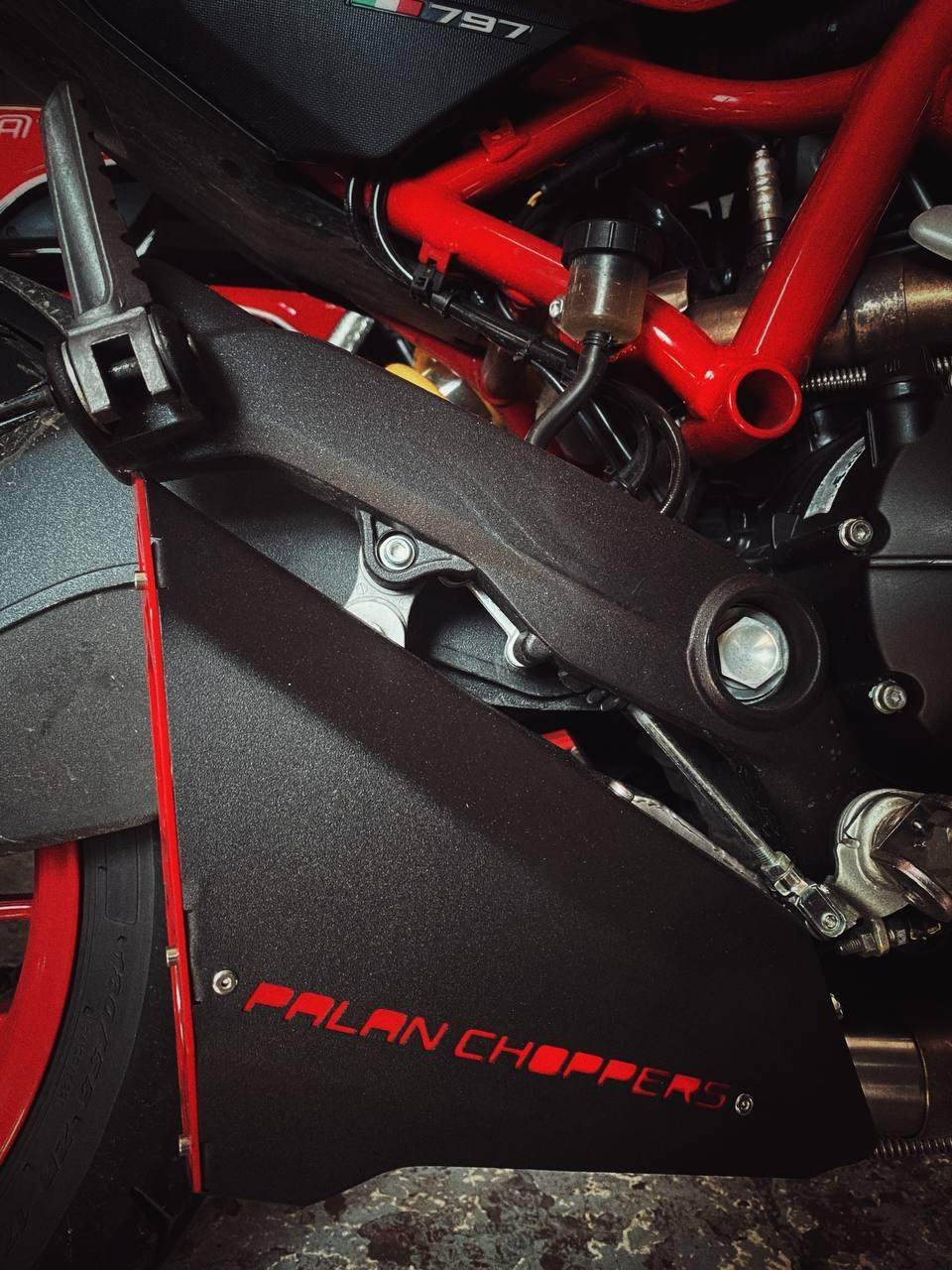 Ducati monster. ......