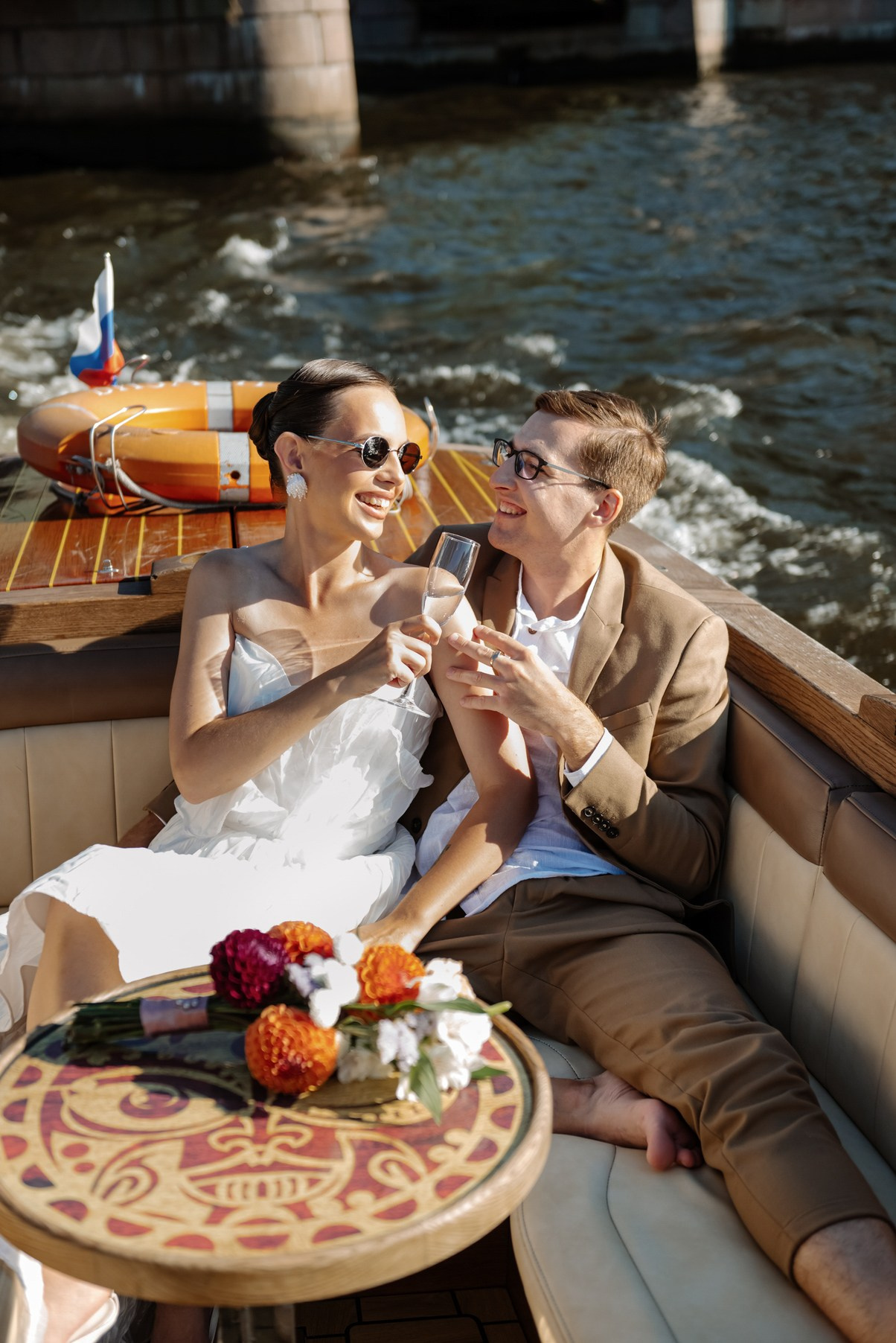 Свадьба на катере. Свадебный и сеейный фотограф в Санкт-Петербурге Елена Худякова
