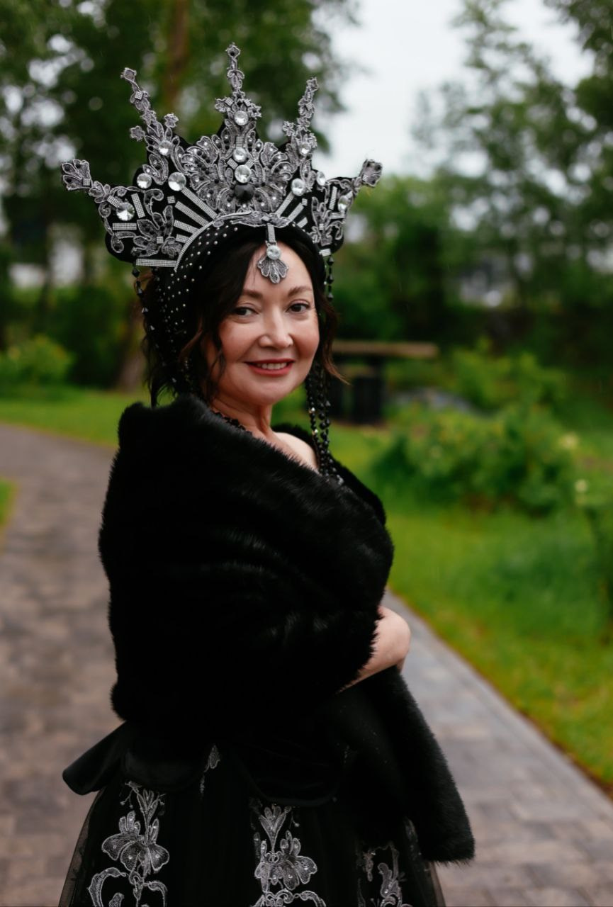 ТЫ КОРОЛЕВА. Фотограф Красноярск съемки лавстори, фотосессия в студии, портретная съемка, творческие фотосессии