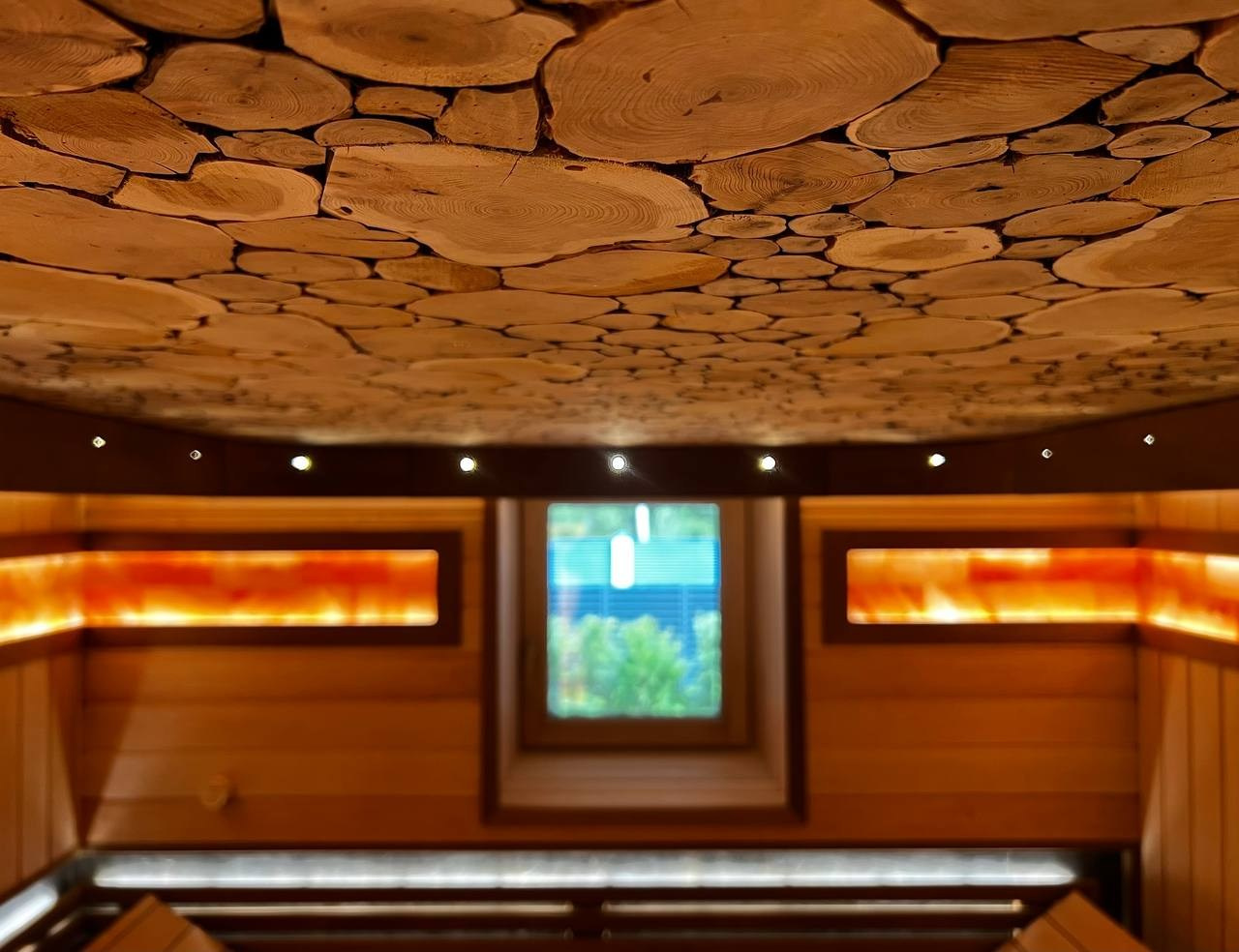 В Репино парке есть парная, в которой хочется задержаться дольше, чем позволяет время. Идеальная гармония света, текстур и форм. SaunaTopMasters