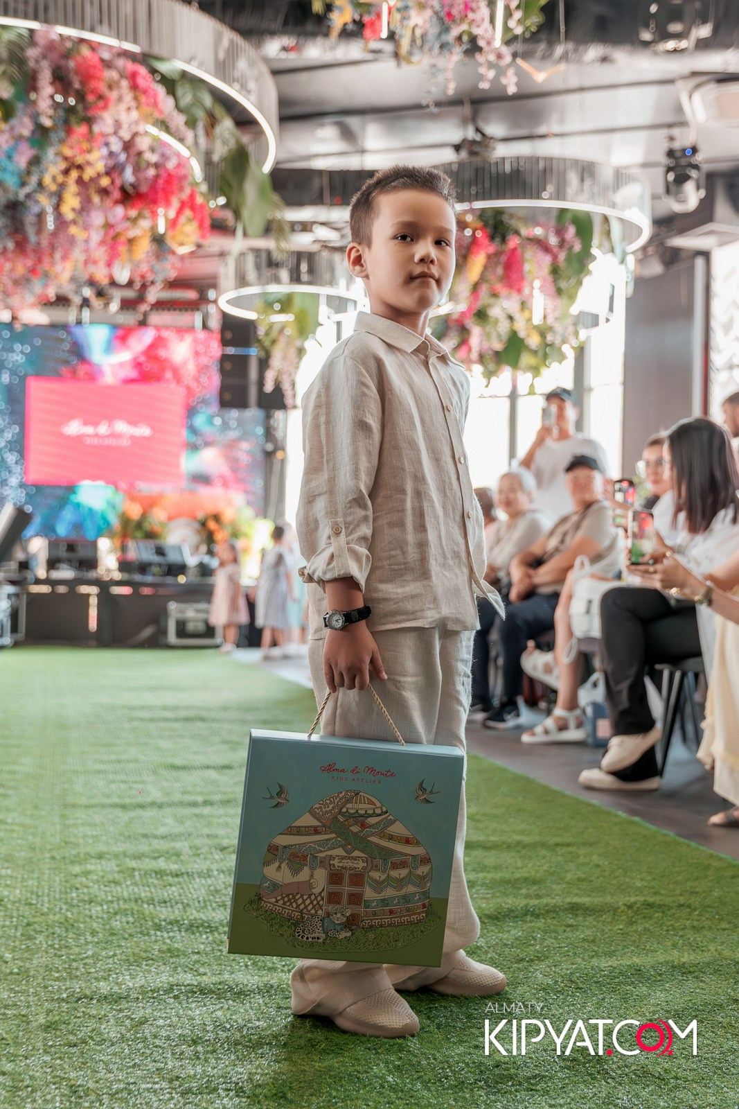 PROM KIDS FASHION SHOW. КИПЯТКОМ АЛМАТЫ!