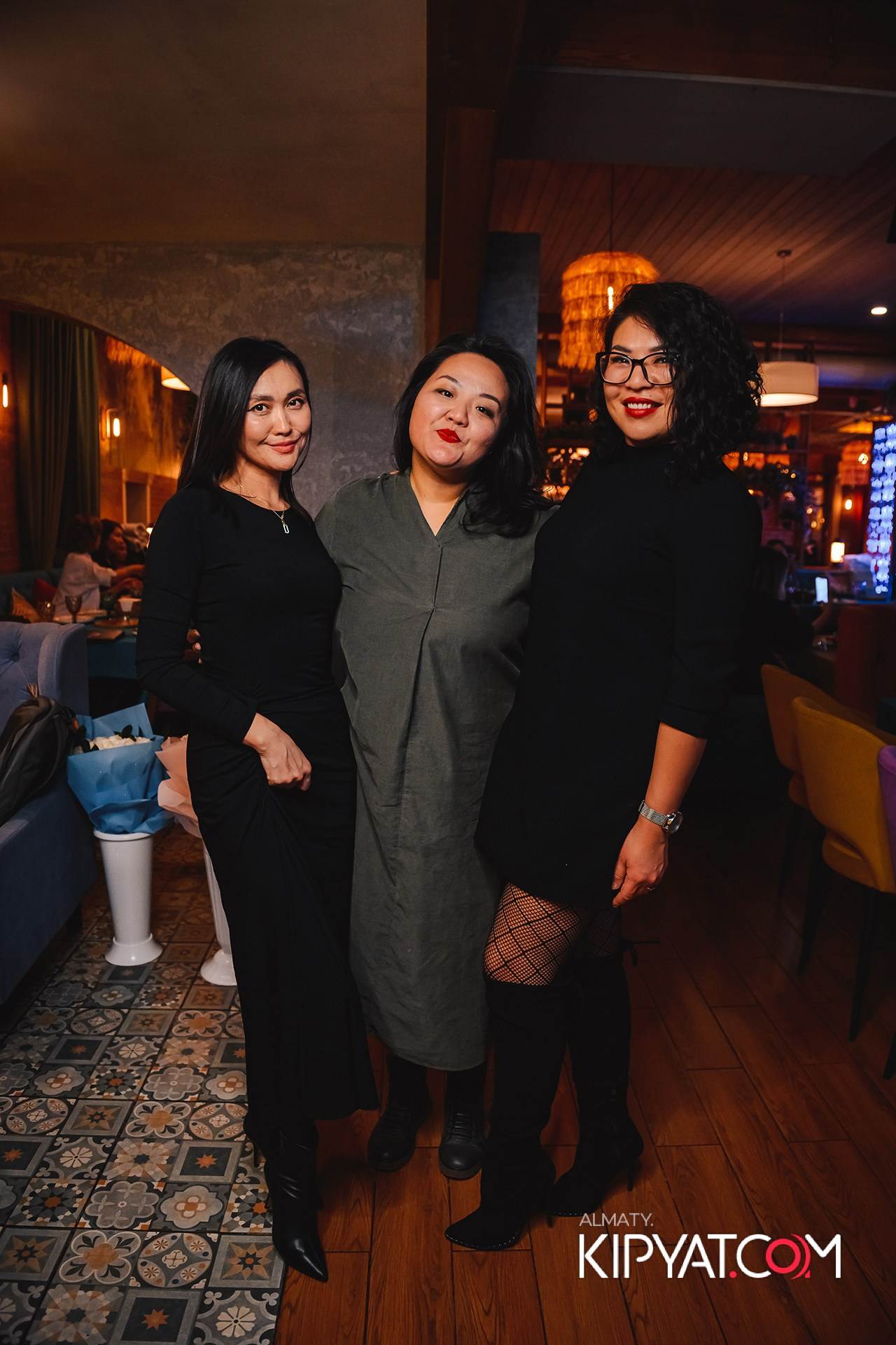 ГРУЗИНСКИЙ ДВОР НА КАБАНБАЙ БАТЫРА. КИПЯТКОМ АЛМАТЫ!