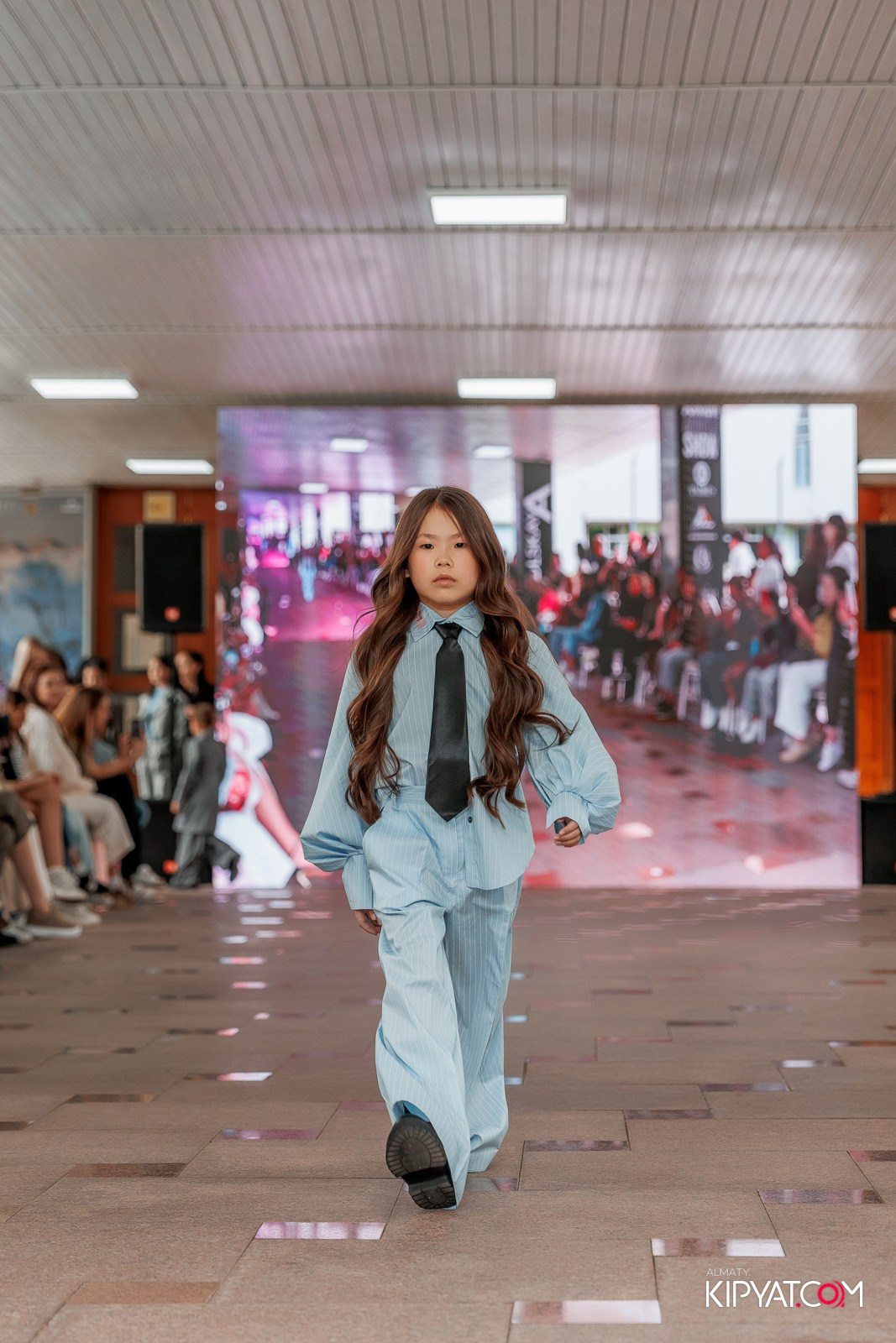 JUNIOR FASHION SHOW. КИПЯТКОМ АЛМАТЫ!