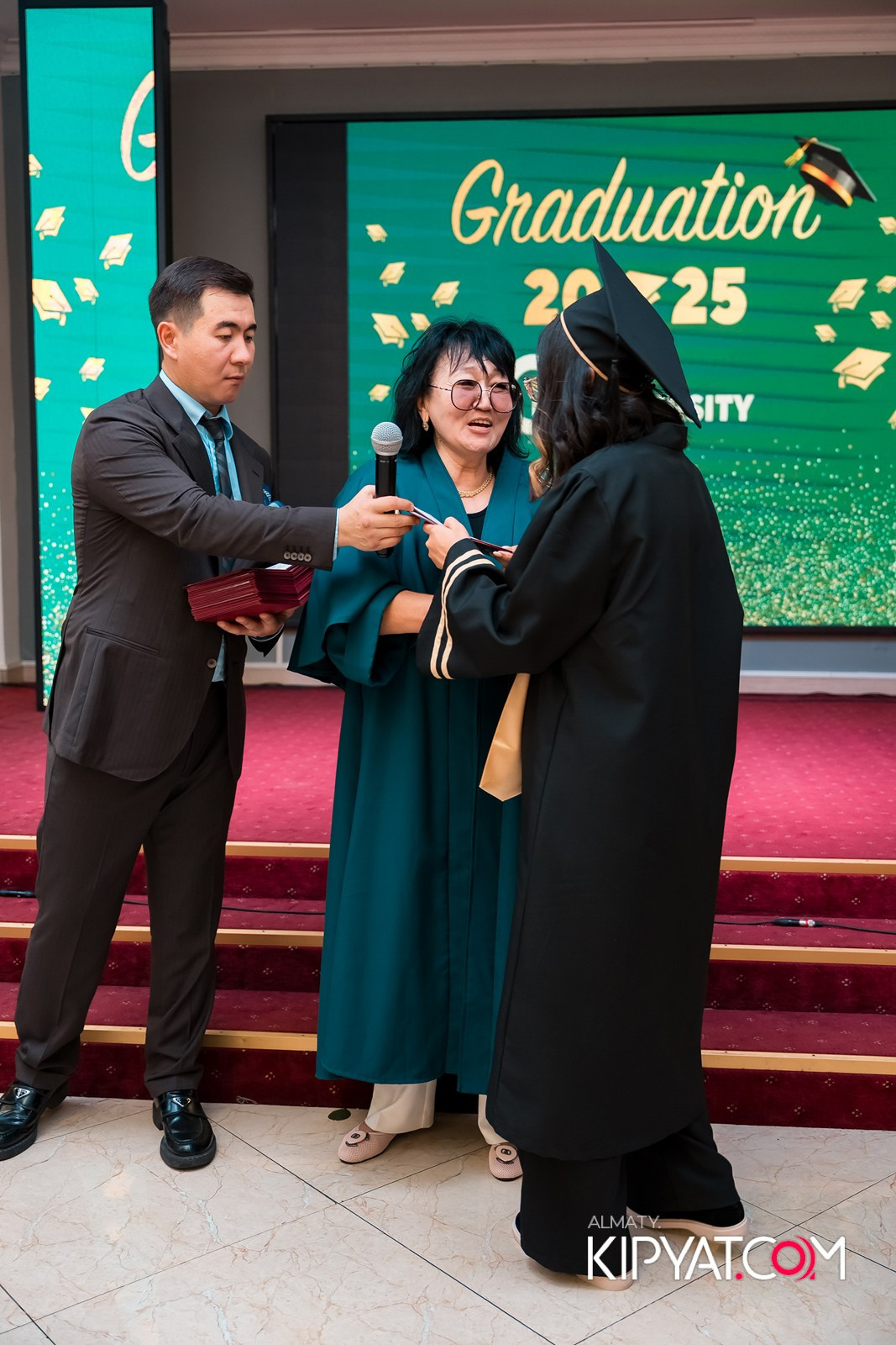 GRADUATION 2025 Q UNIVERSITY. КИПЯТКОМ АЛМАТЫ!