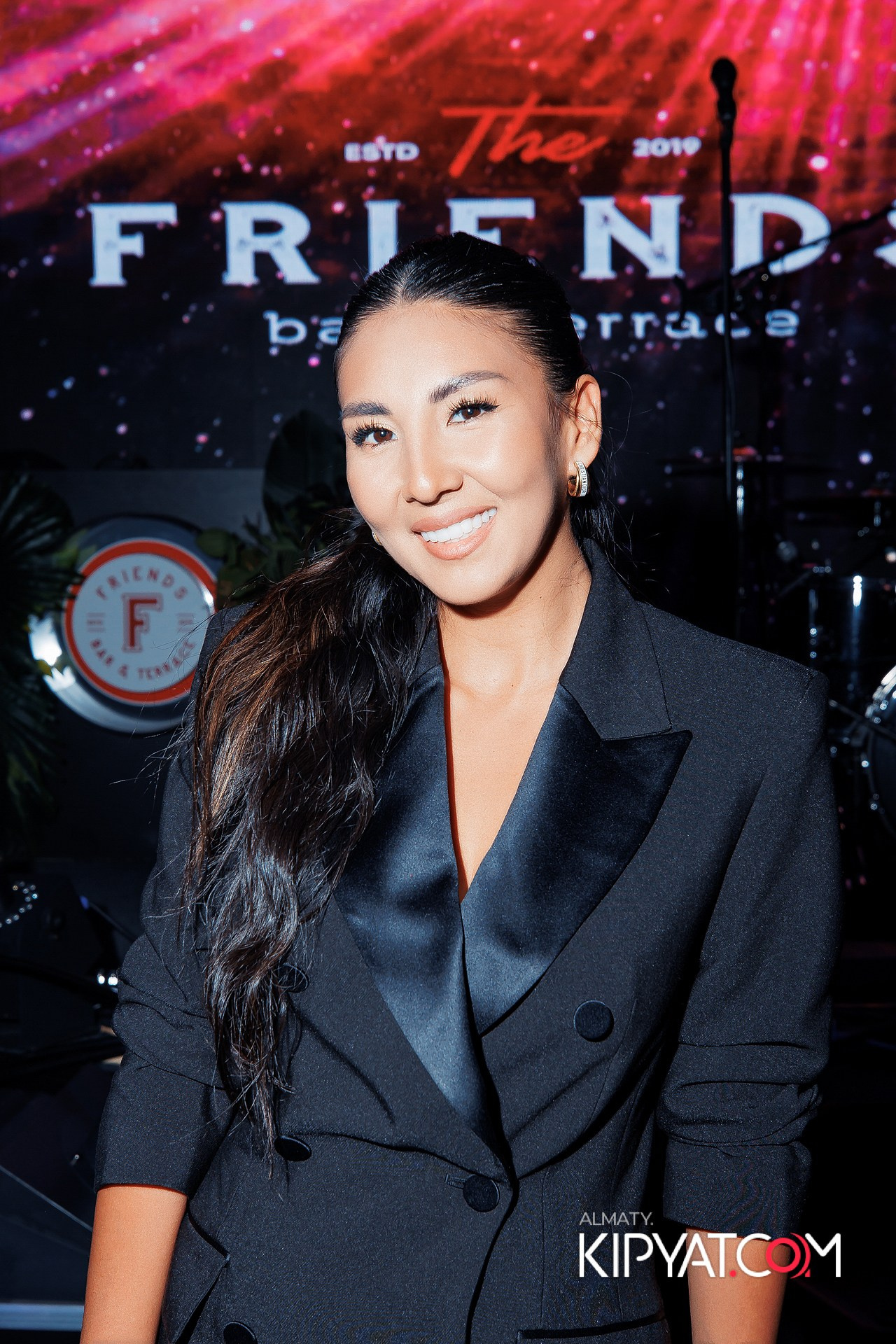 FRIENDS BAR & TERRACE. КИПЯТКОМ АЛМАТЫ! Фотосъемка мероприятий в Алматы