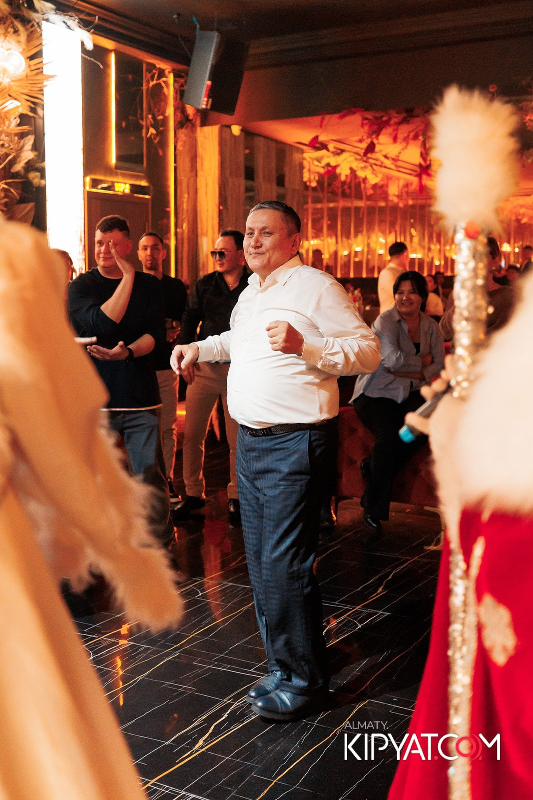 БАР ПАНАЕХАЛИ НА ДОСТЫК. КИПЯТКОМ АЛМАТЫ!