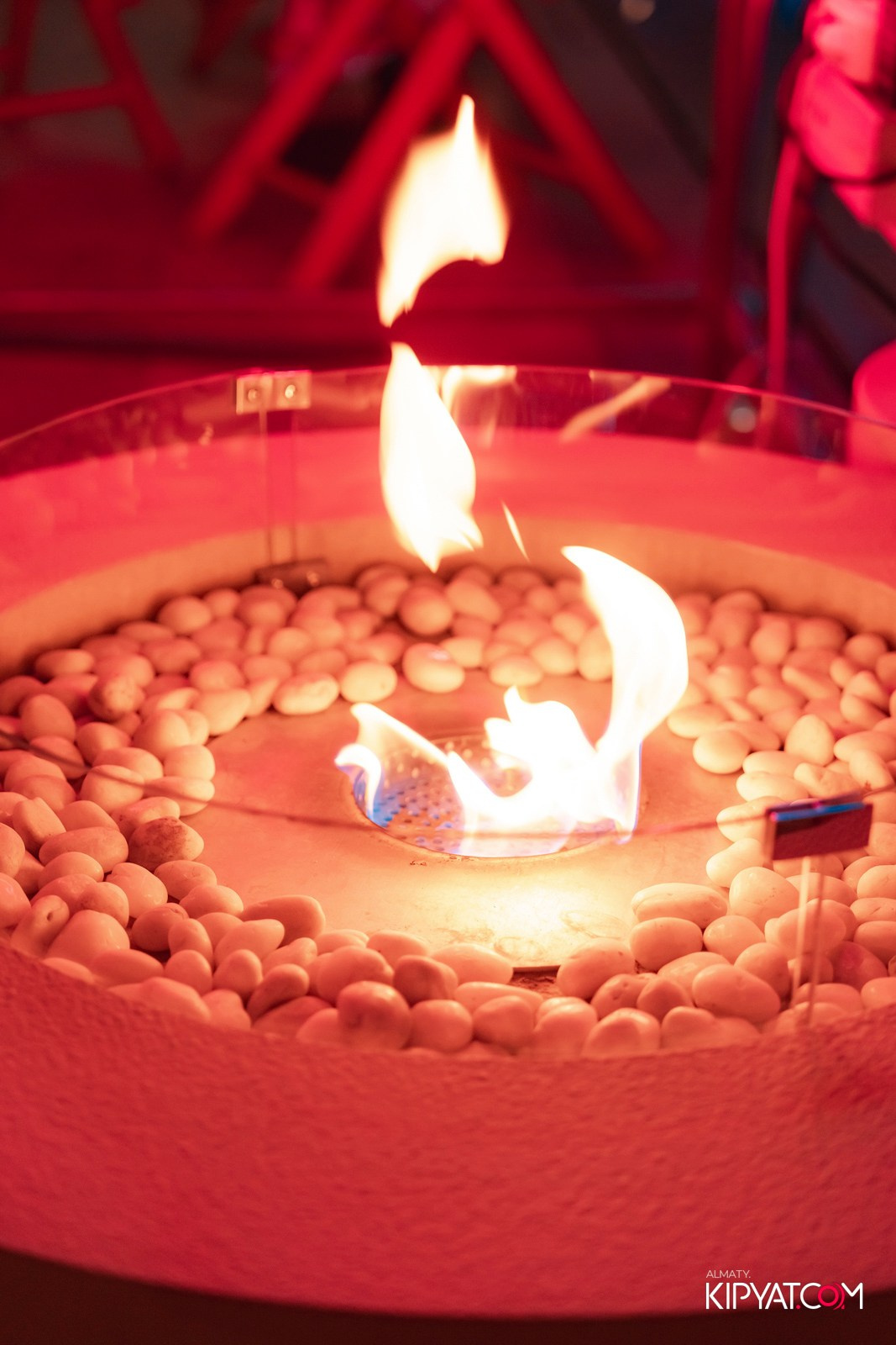 EDEN POOL & BAR. КИПЯТКОМ АЛМАТЫ!