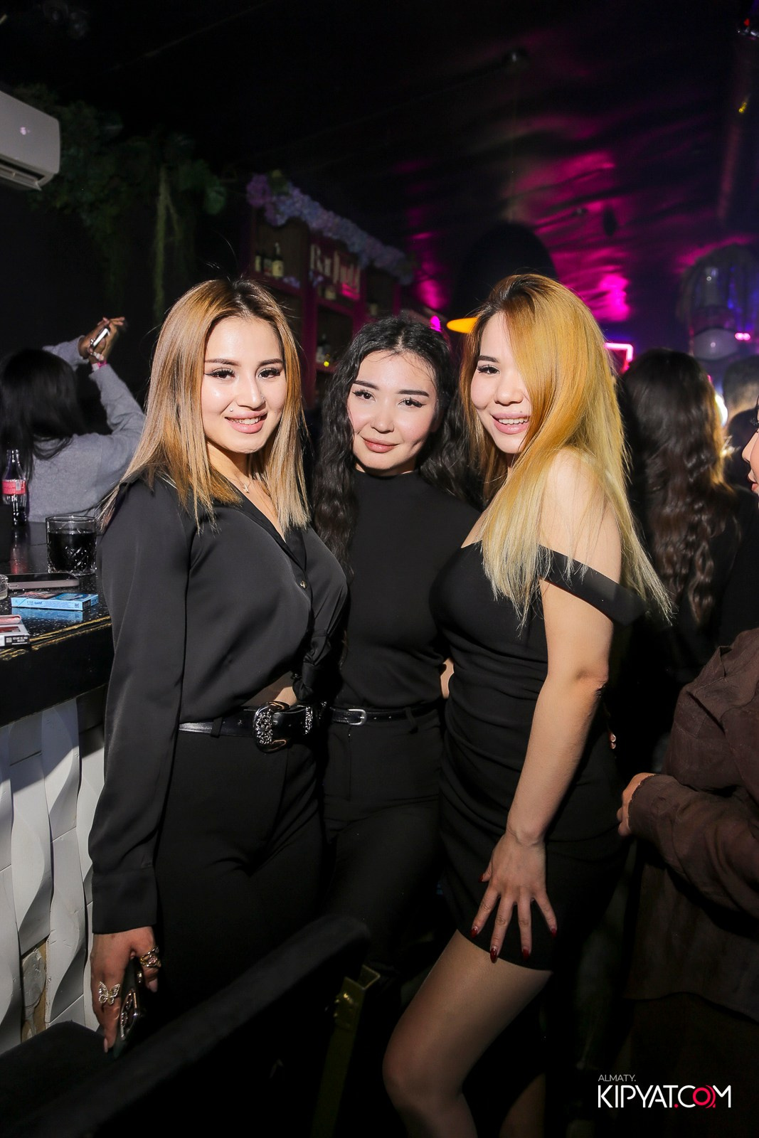 UYAT EMES BAR. КИПЯТКОМ АЛМАТЫ!