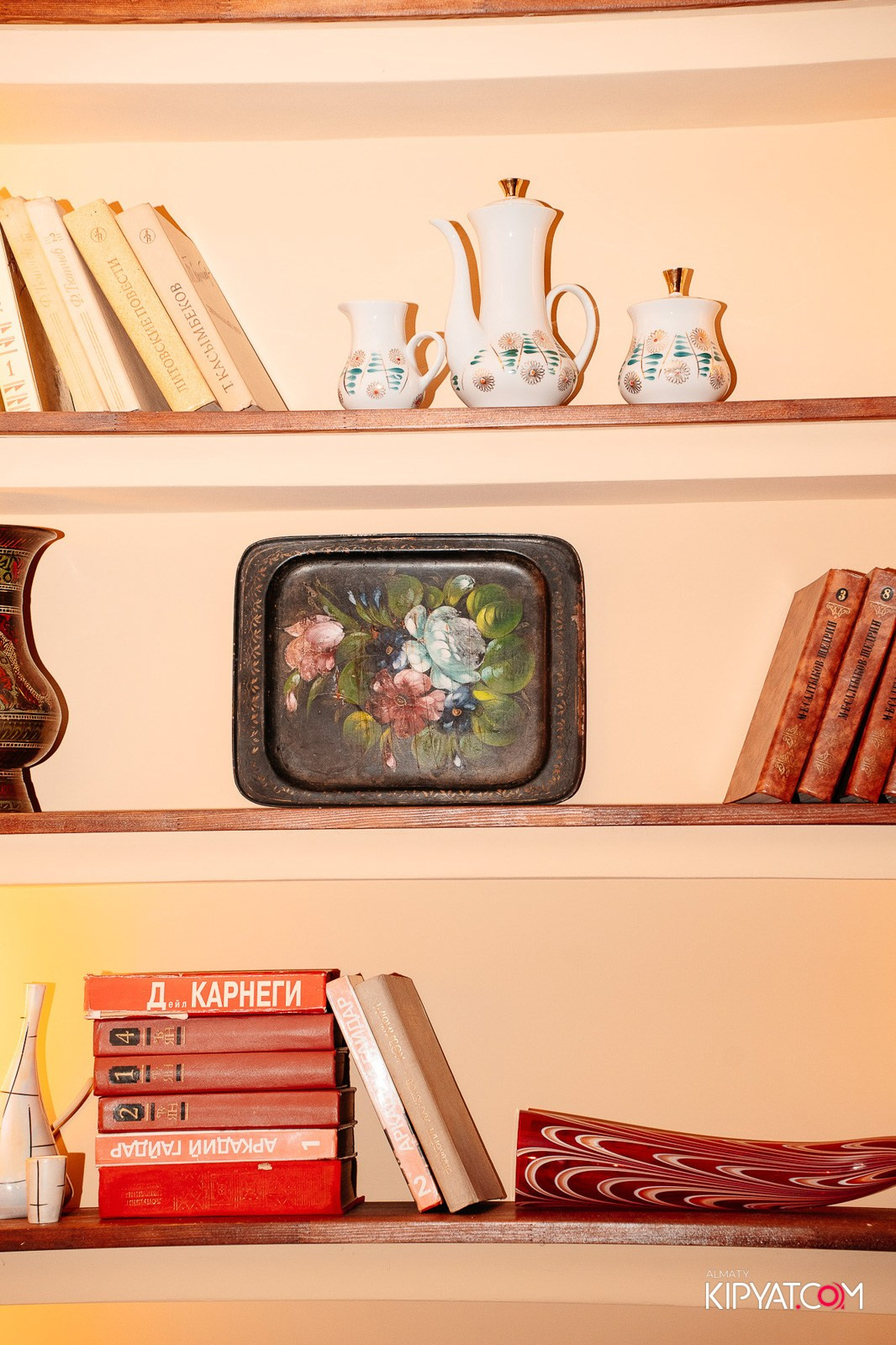 ГРУЗИНСКИЙ ДВОР НА КАБАНБАЙ БАТЫРА. КИПЯТКОМ АЛМАТЫ!