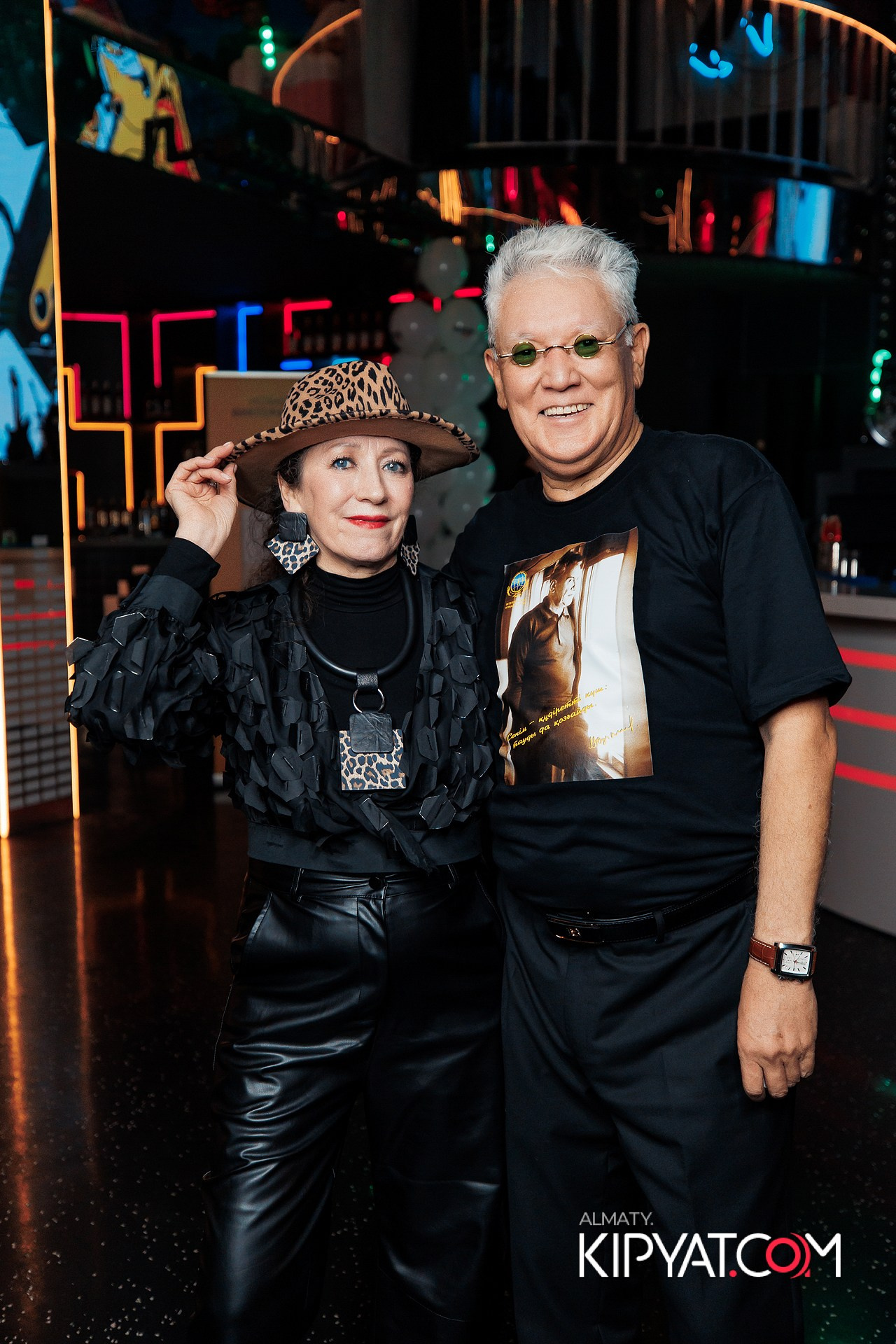 ПРЕЗЕНТАЦИЯ КНИГИ ВИКТОРА ЕЛИСЕЕВА. КИПЯТКОМ АЛМАТЫ!