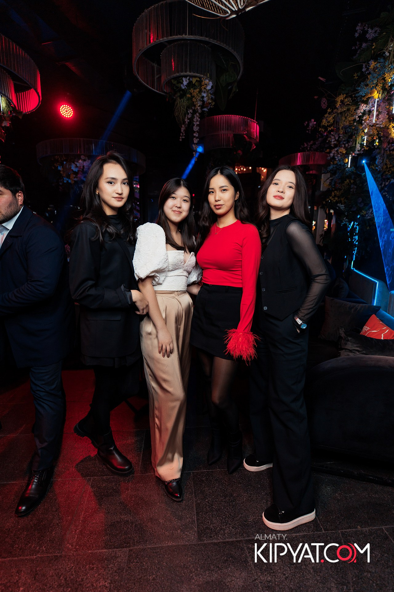 FRIENDS BAR & TERRACE. КИПЯТКОМ АЛМАТЫ! Фотосъемка мероприятий в Алматы