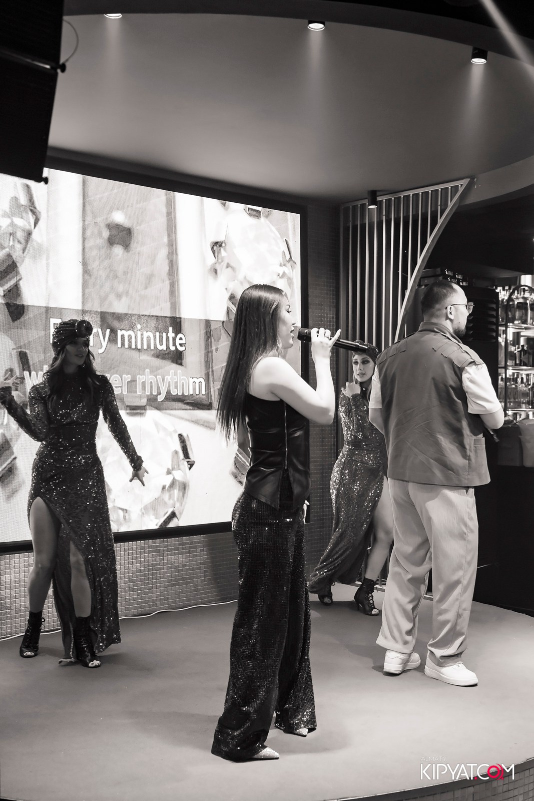 ЗАЯ, НА БИС. КИПЯТКОМ АЛМАТЫ!