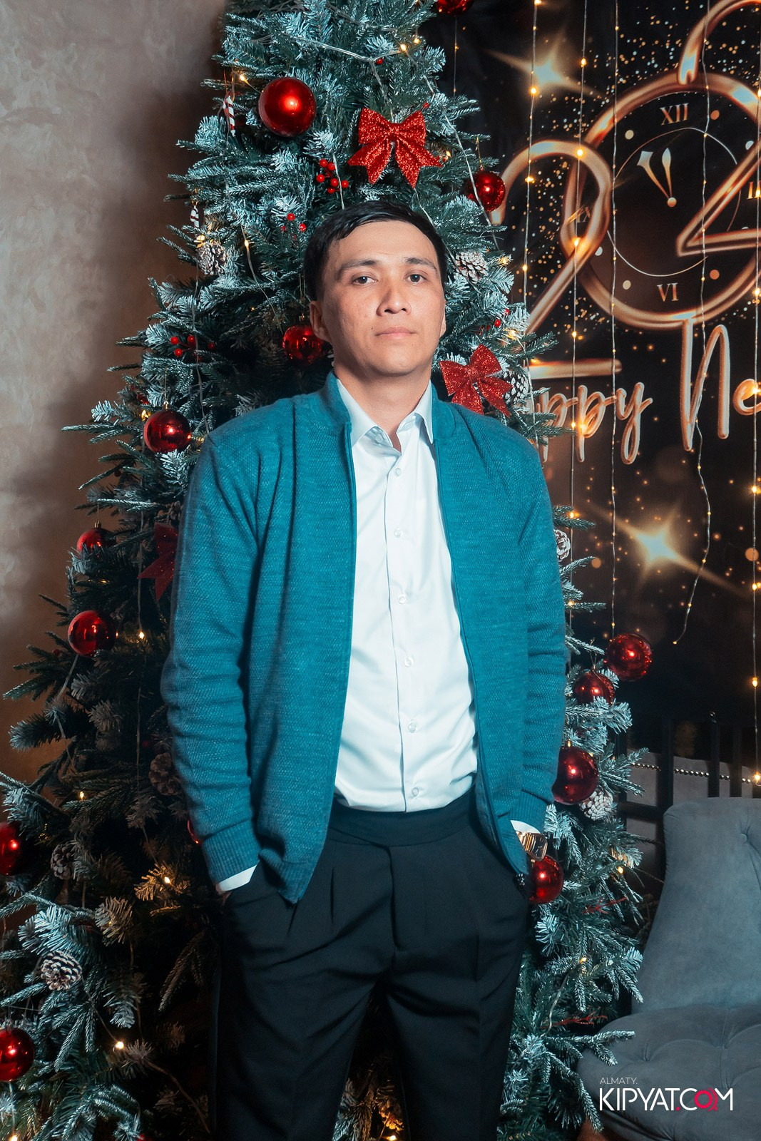 КАФЕ ЖАСМИН НА МОМЫШУЛЫ. КИПЯТКОМ АЛМАТЫ!