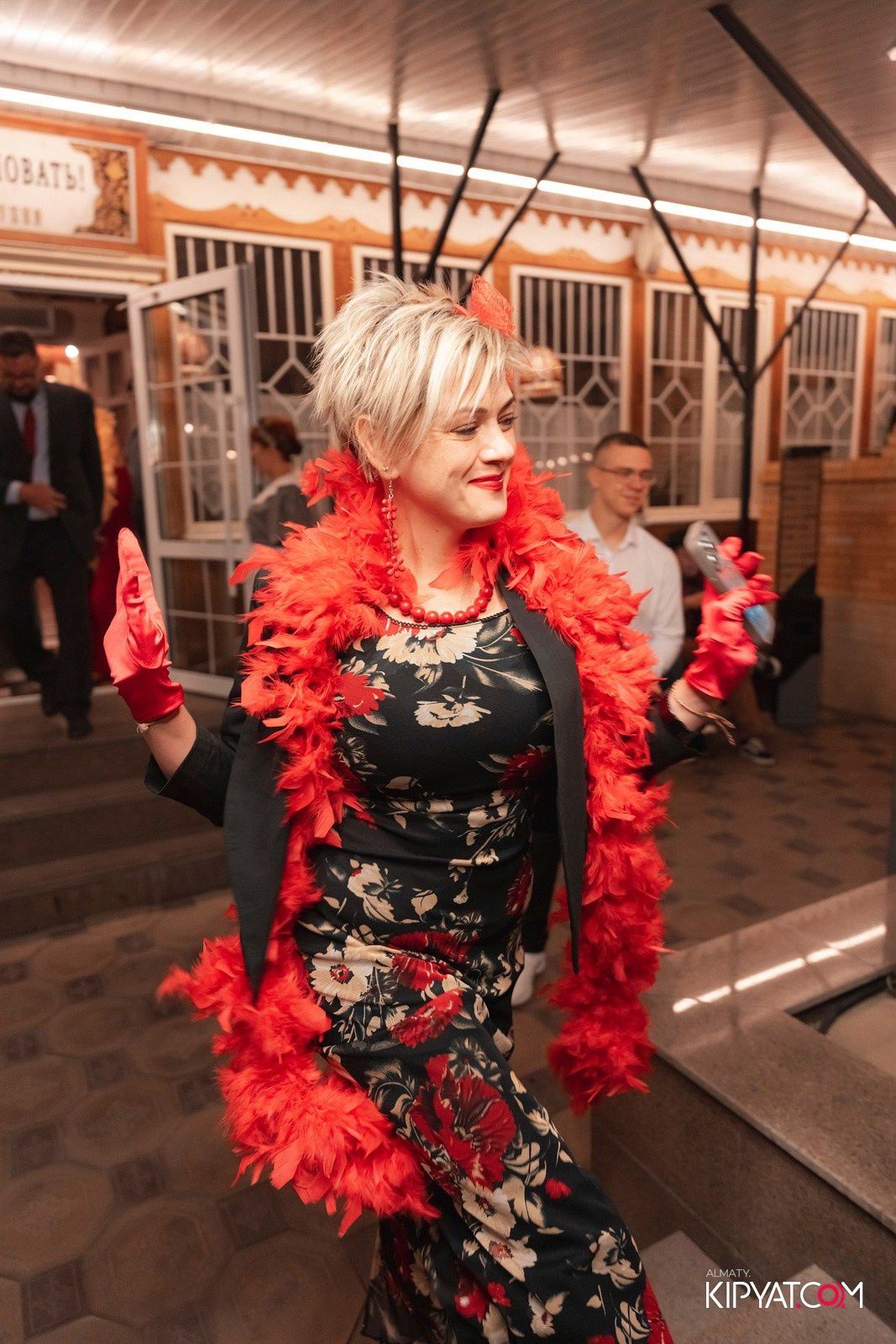 ШУФУТИНОВ ДЕНЬ В РЕСТОРАНЕ МАРЬИНА РОЩА. КИПЯТКОМ АЛМАТЫ!