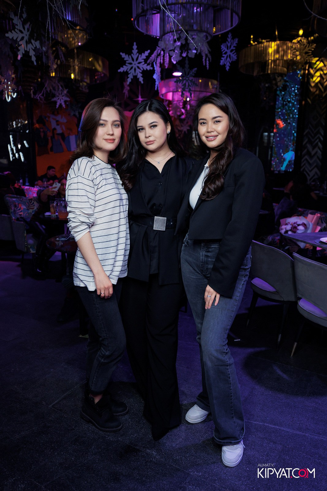 FRIENDS BAR & TERRACE. КИПЯТКОМ АЛМАТЫ!