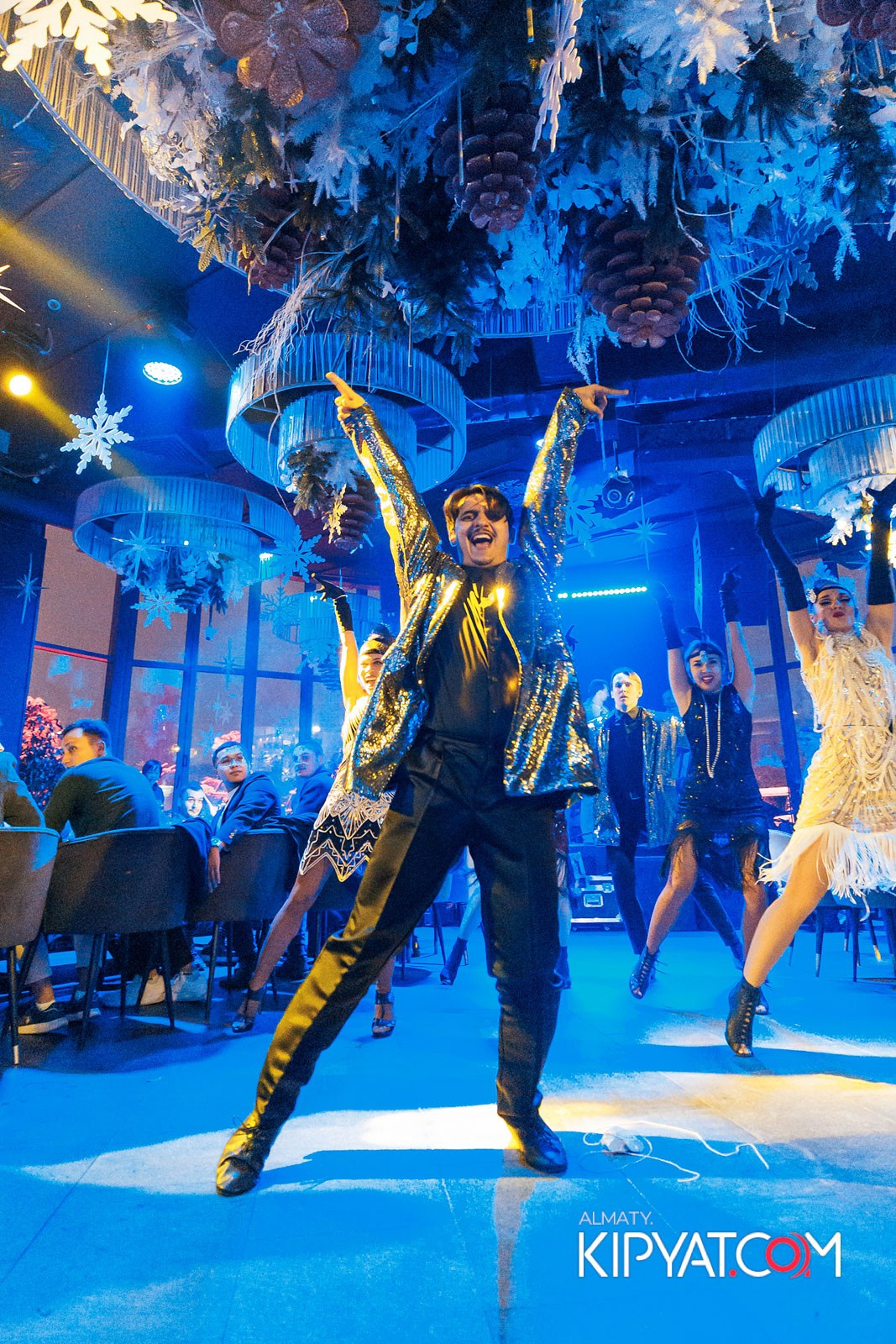 FRIENDS BAR & TERRACE. КИПЯТКОМ АЛМАТЫ!