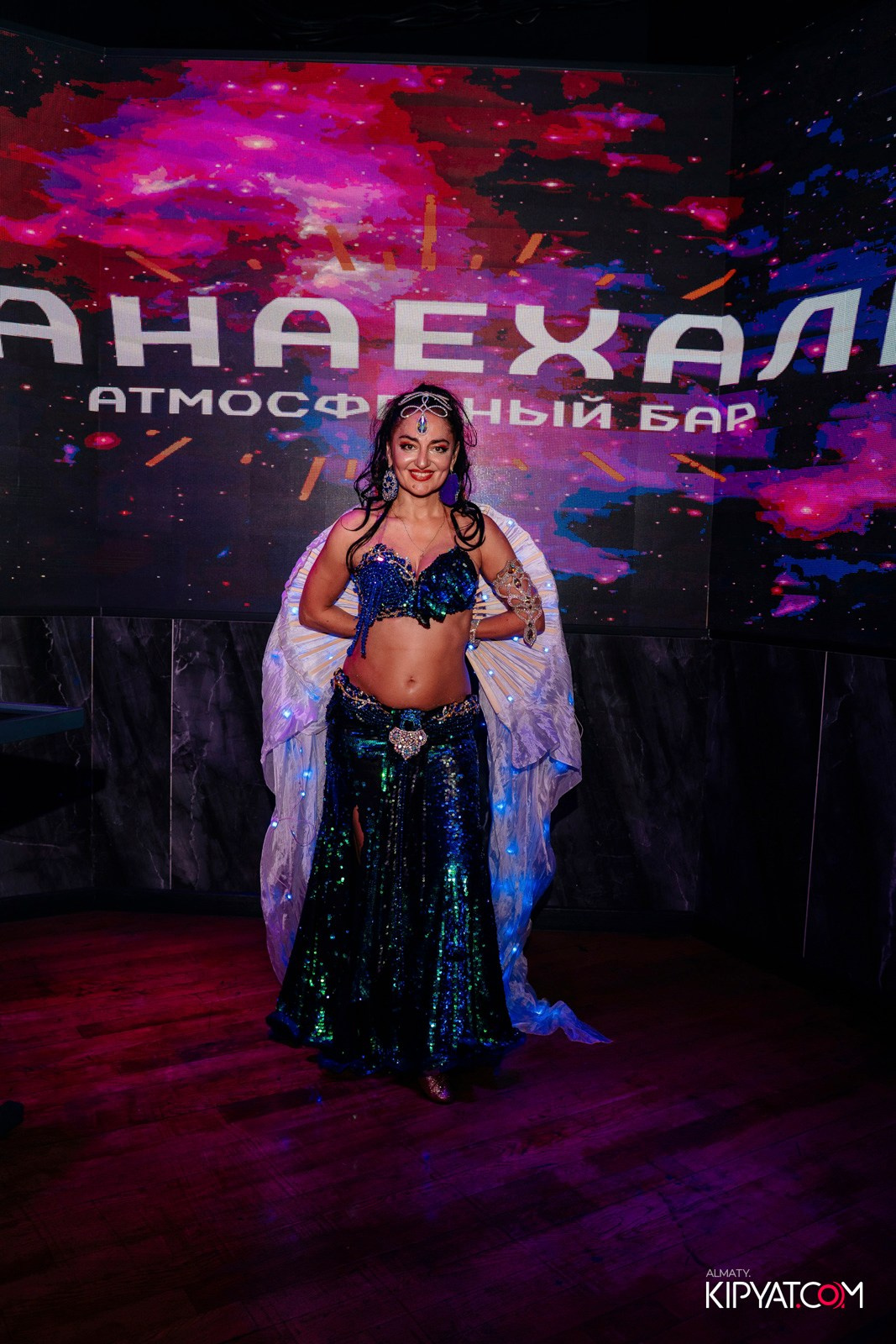 БАР ПАНАЕХАЛИ НА ТОЛЕ БИ. КИПЯТКОМ АЛМАТЫ!